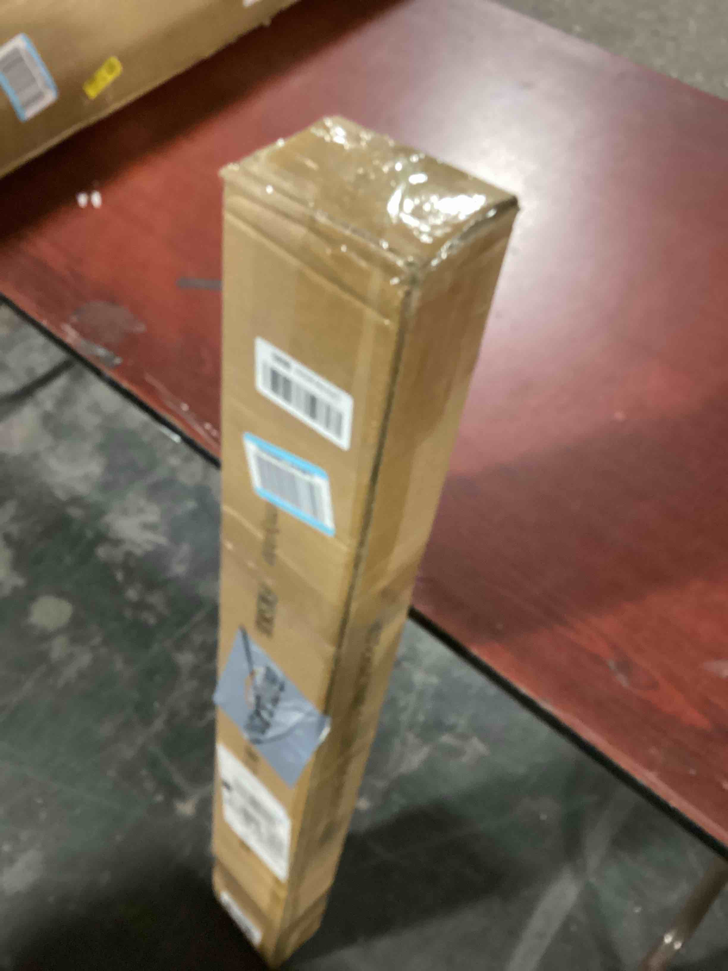https://s3.amazonaws.com/lotting-images-prod/bidfta/RED6172574_1729789905941.jpeg