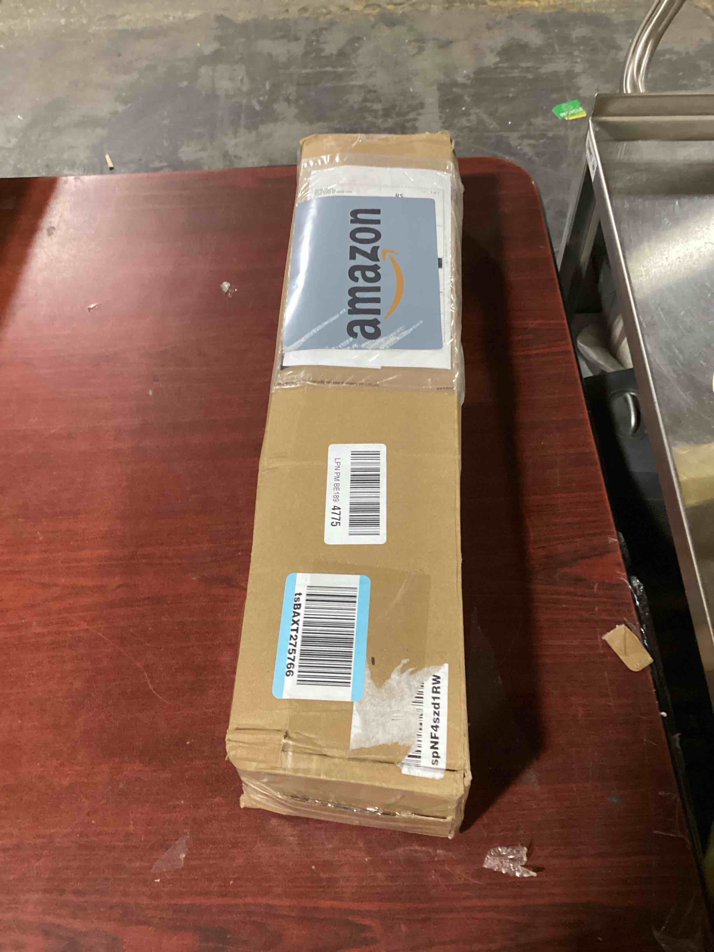 https://s3.amazonaws.com/lotting-images-prod/bidfta/RED6172602_1729796714934.jpeg