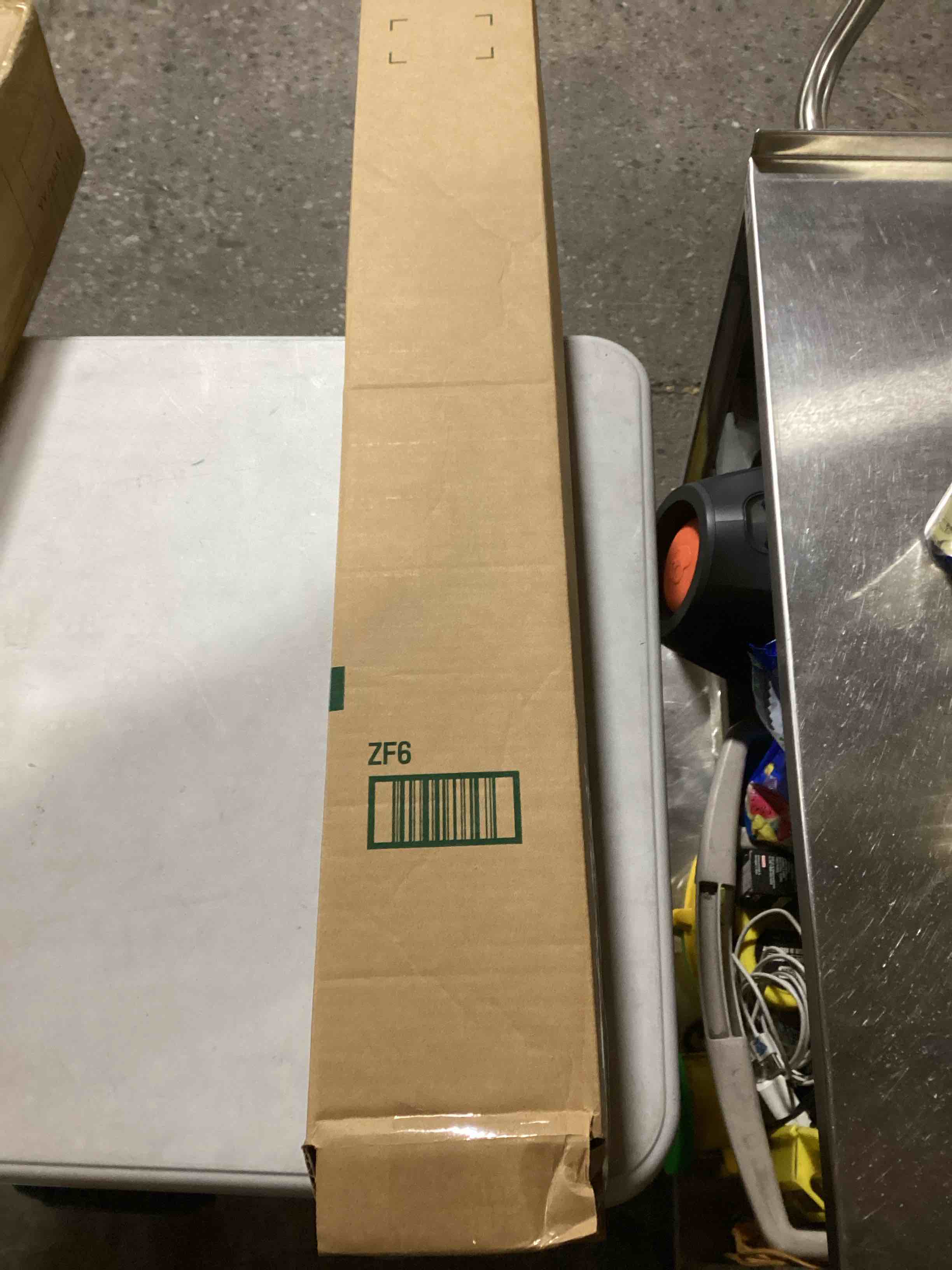 https://s3.amazonaws.com/lotting-images-prod/bidfta/RED6172774_1730117692007.jpeg