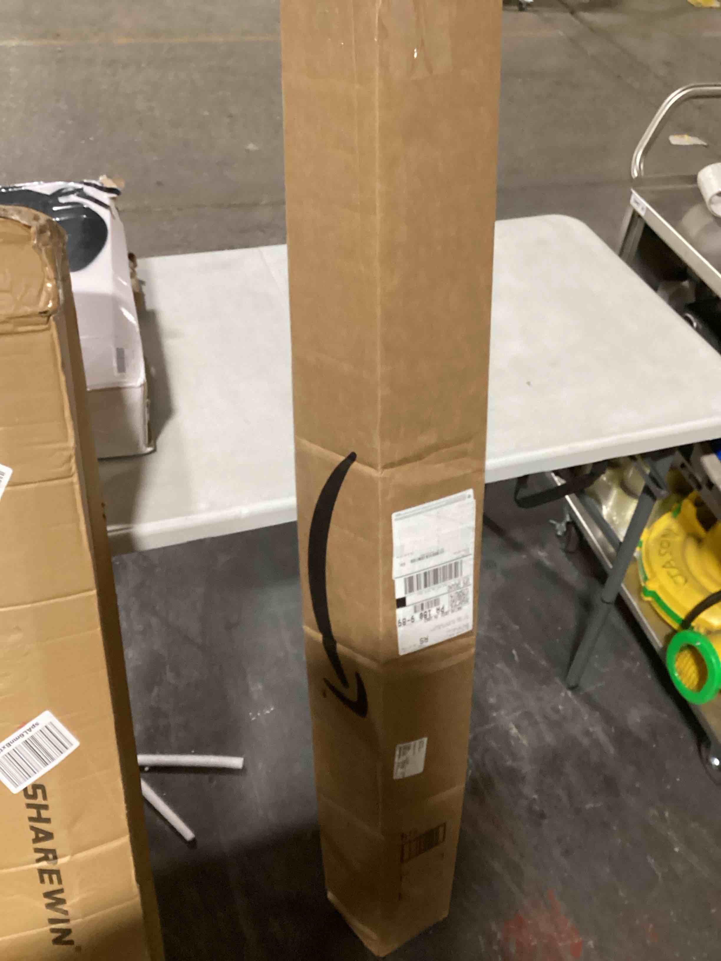 https://s3.amazonaws.com/lotting-images-prod/bidfta/RED6172933_1730204699401.jpeg