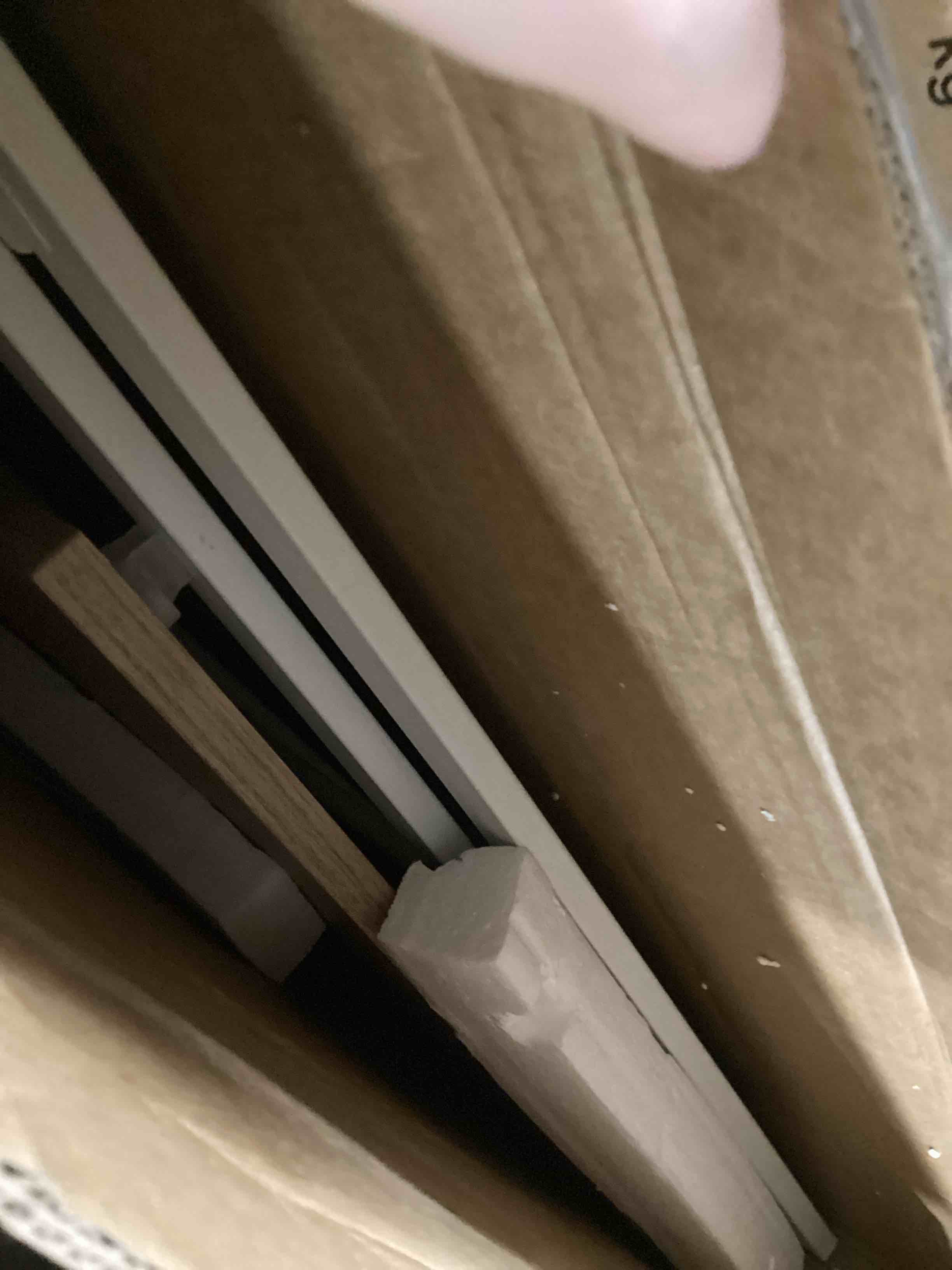 https://s3.amazonaws.com/lotting-images-prod/bidfta/RED6173040_1727103624212.jpeg
