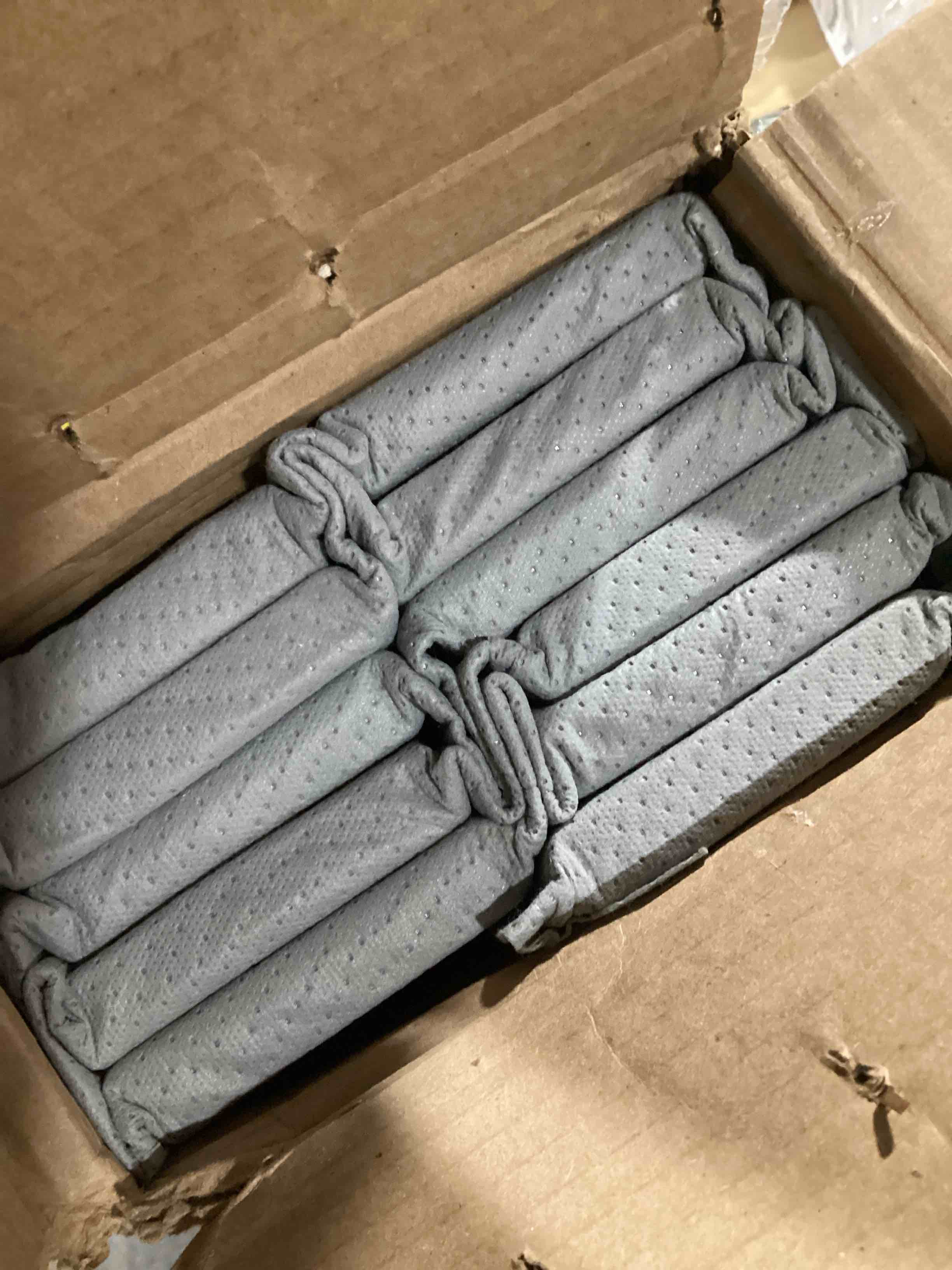 https://s3.amazonaws.com/lotting-images-prod/bidfta/RED6173637_1727873485490.jpeg