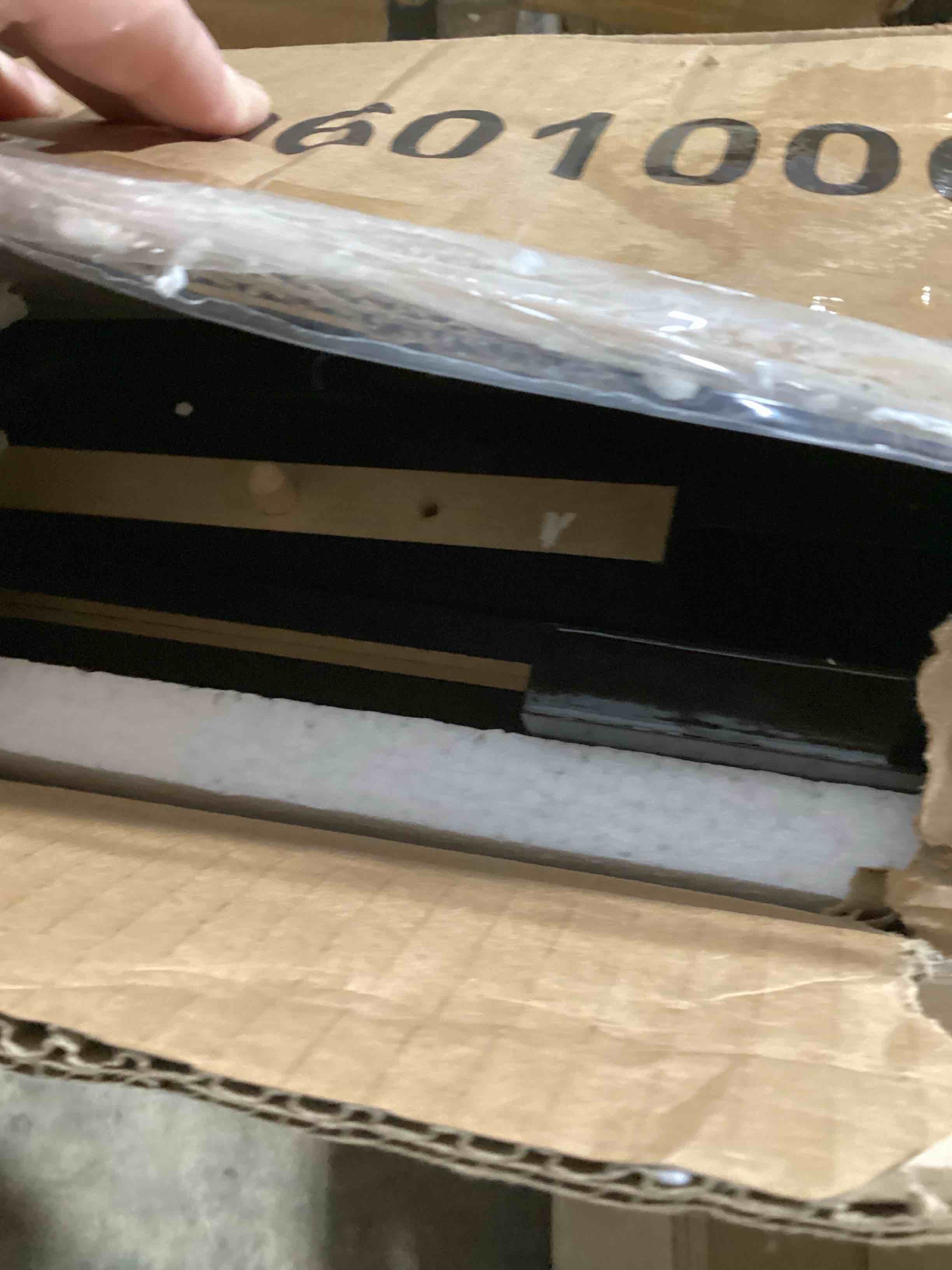 https://s3.amazonaws.com/lotting-images-prod/bidfta/RED6173778_1727980141722.jpeg