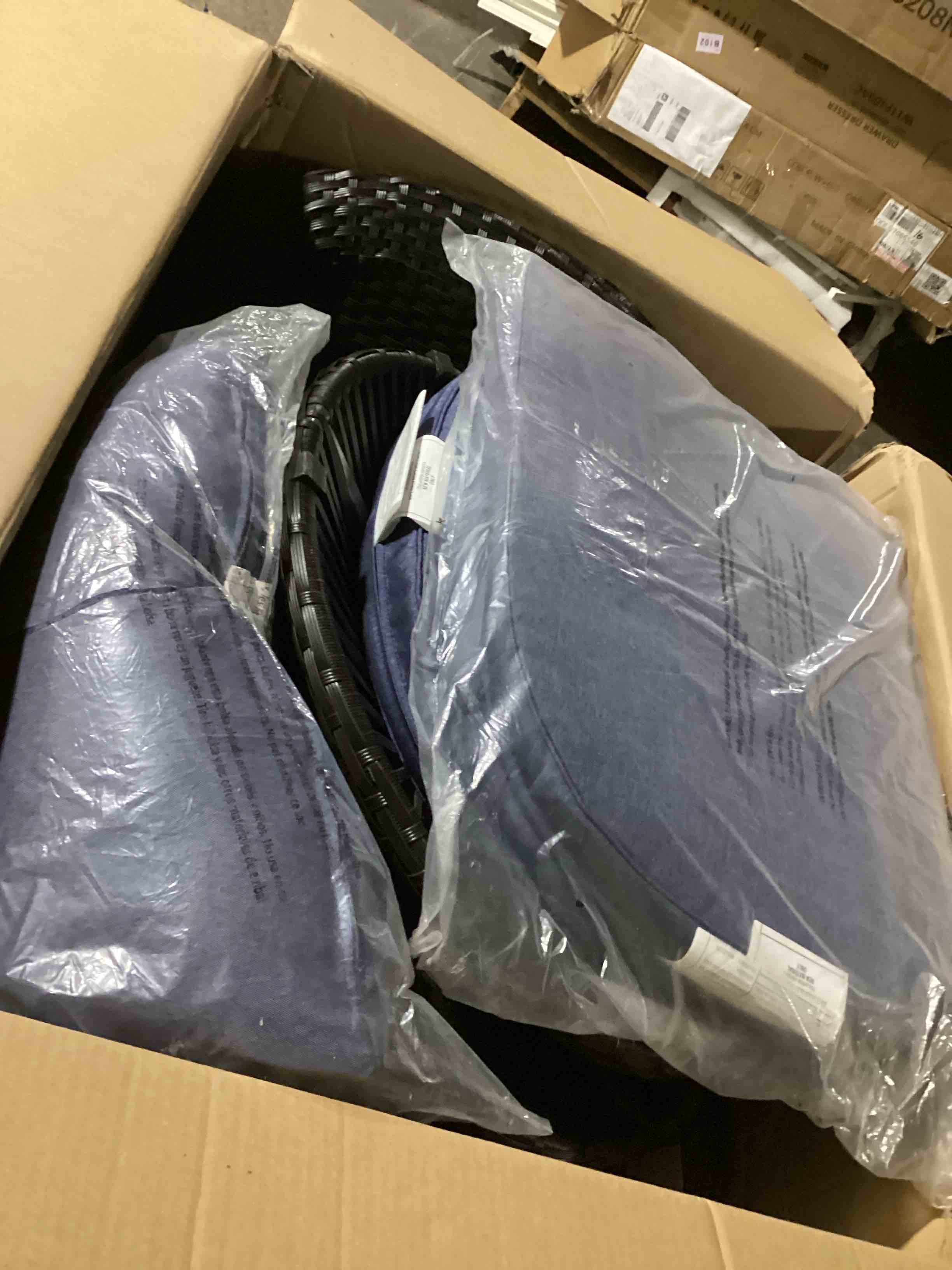 https://s3.amazonaws.com/lotting-images-prod/bidfta/RED6173943_1728328755410.jpeg