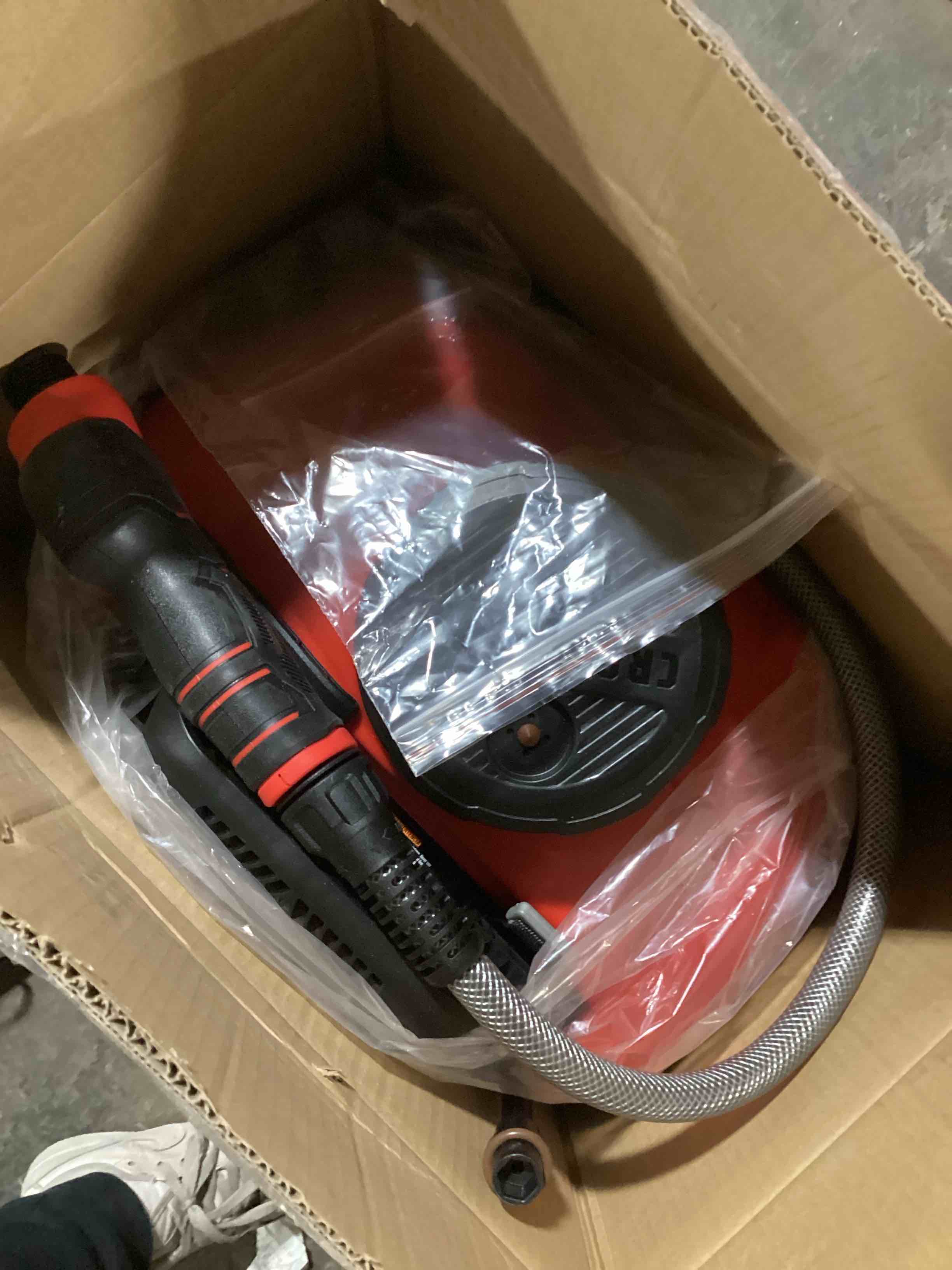 https://s3.amazonaws.com/lotting-images-prod/bidfta/RED6174275_1728928264287.jpeg