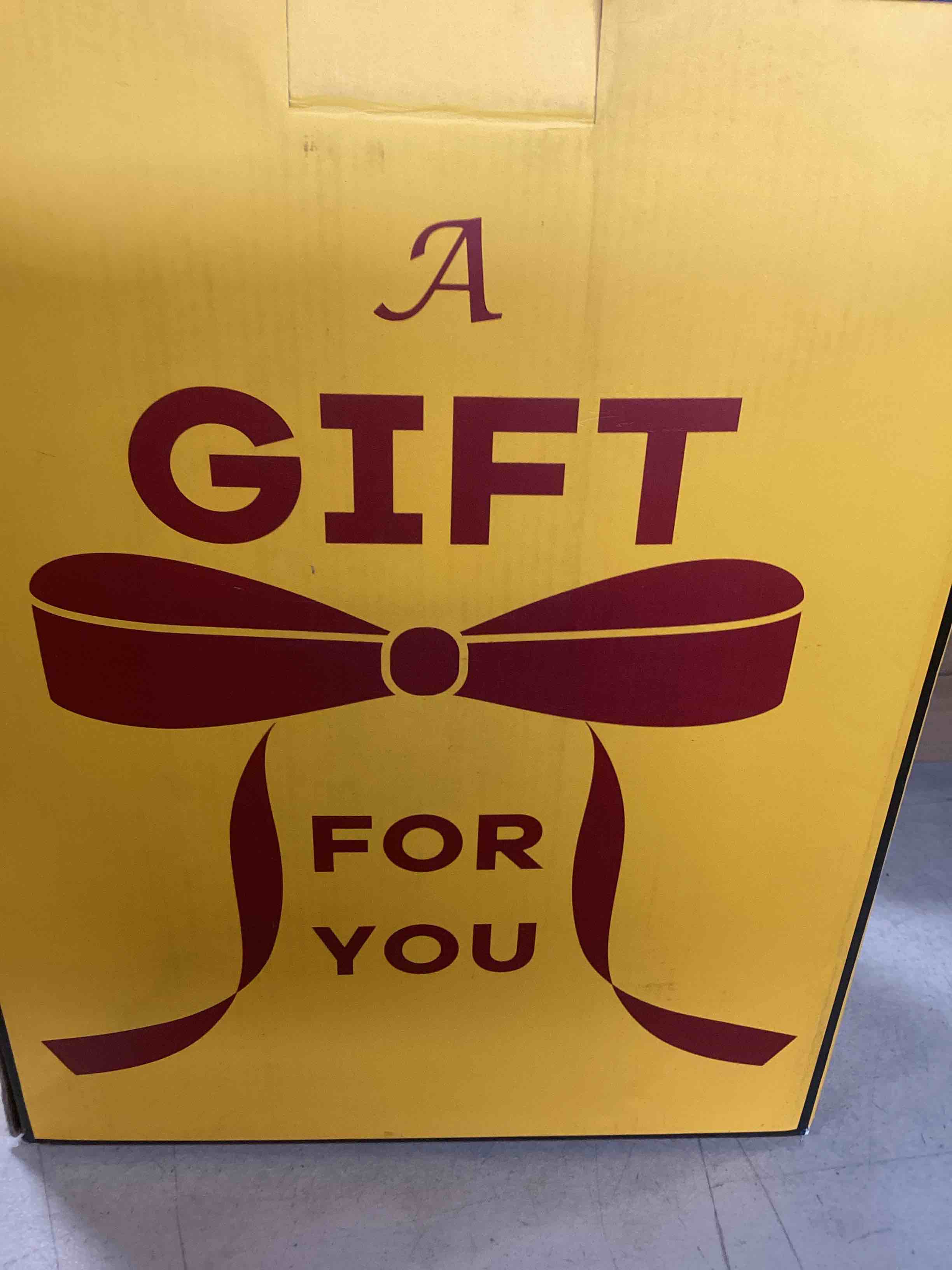 https://s3.amazonaws.com/lotting-images-prod/bidfta/RED6175457_1712687183634.jpeg