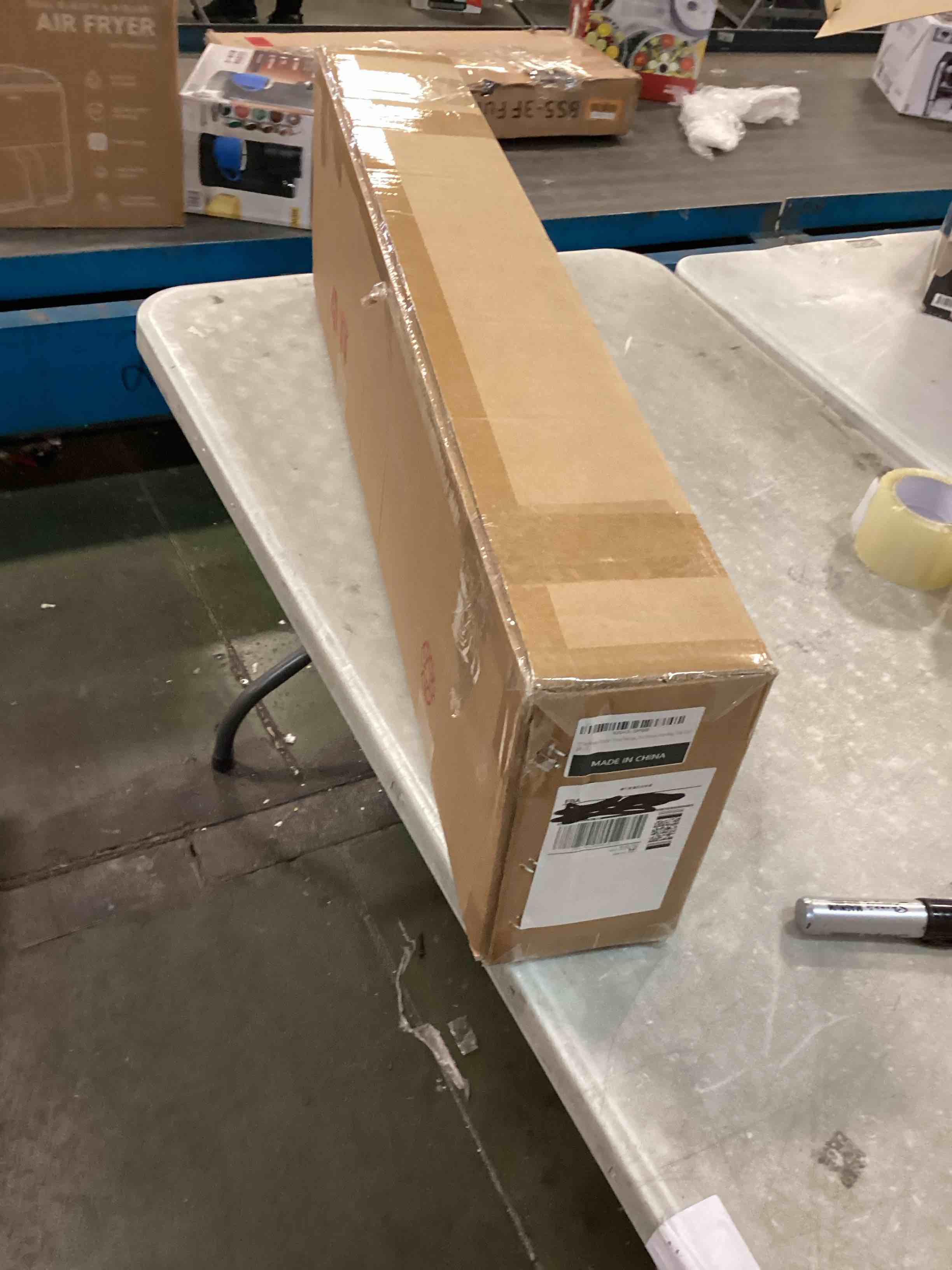 https://s3.amazonaws.com/lotting-images-prod/bidfta/RED6176014_1712778124468.jpeg