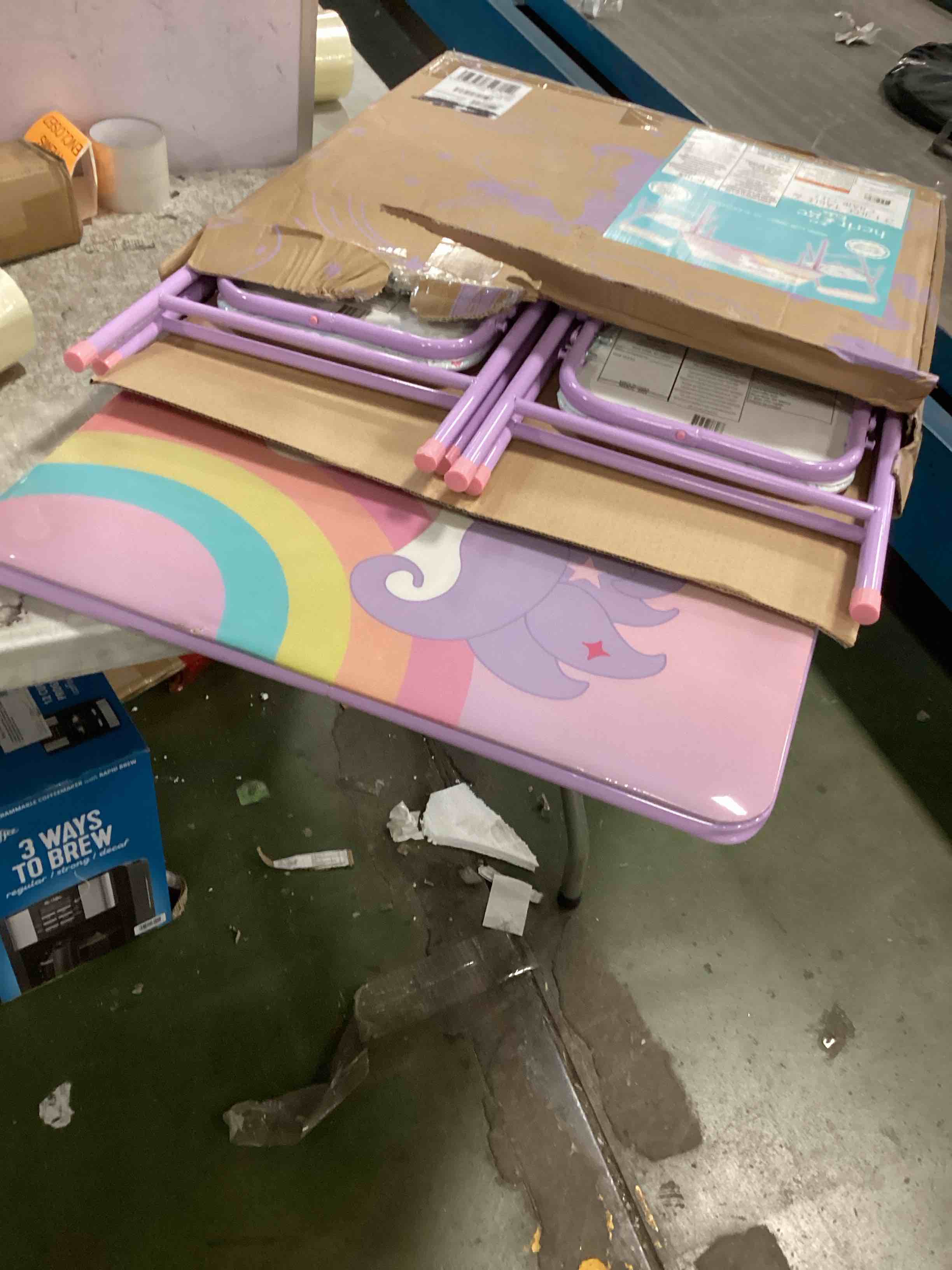 https://s3.amazonaws.com/lotting-images-prod/bidfta/RED6176543_1712937562079.jpeg