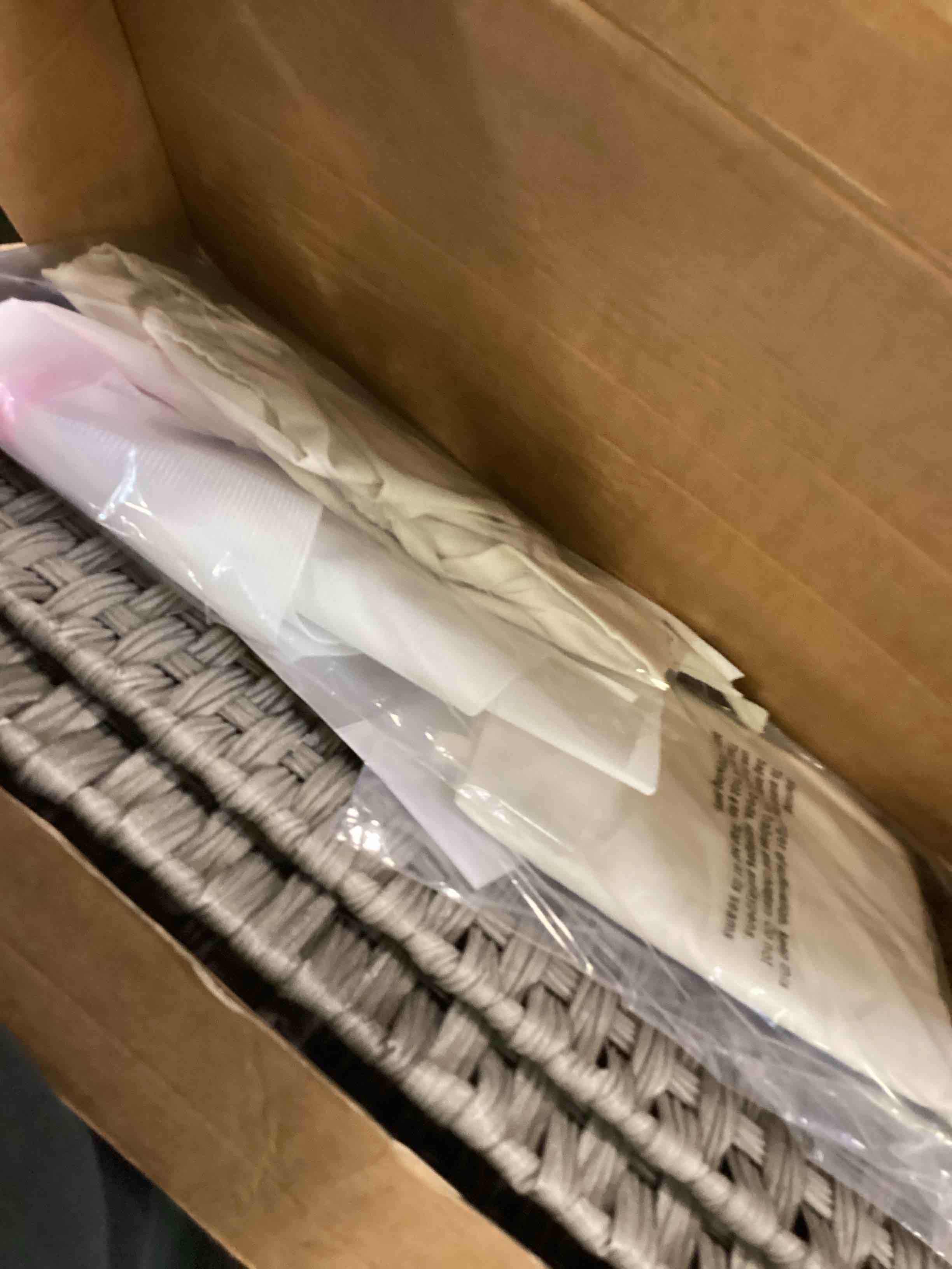 https://s3.amazonaws.com/lotting-images-prod/bidfta/RED6176684_1713193823295.jpeg
