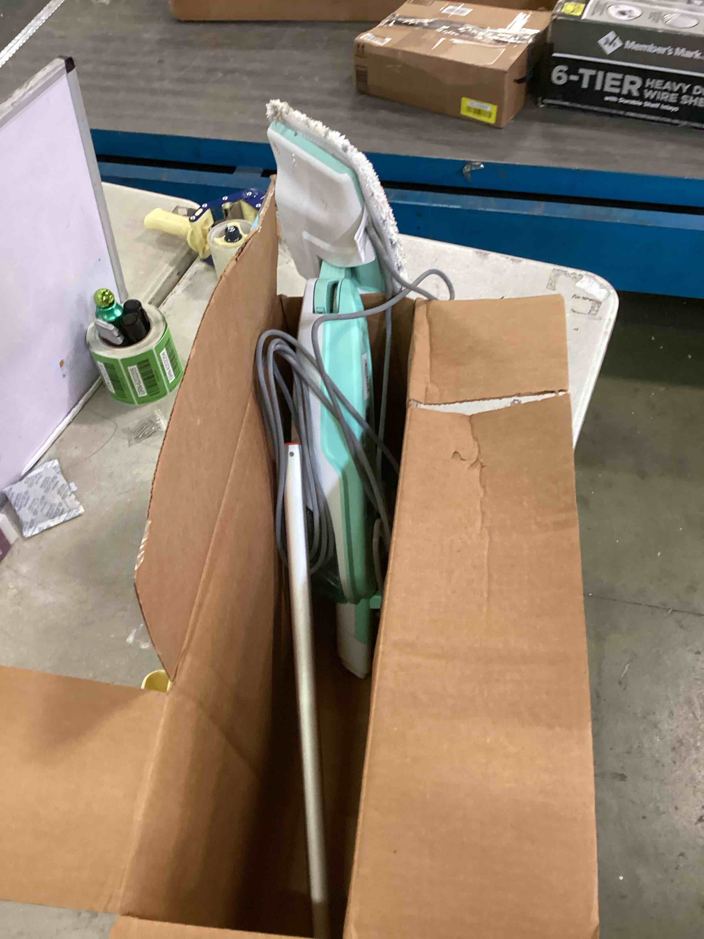 https://s3.amazonaws.com/lotting-images-prod/bidfta/RED6177069_1713367833747.jpeg