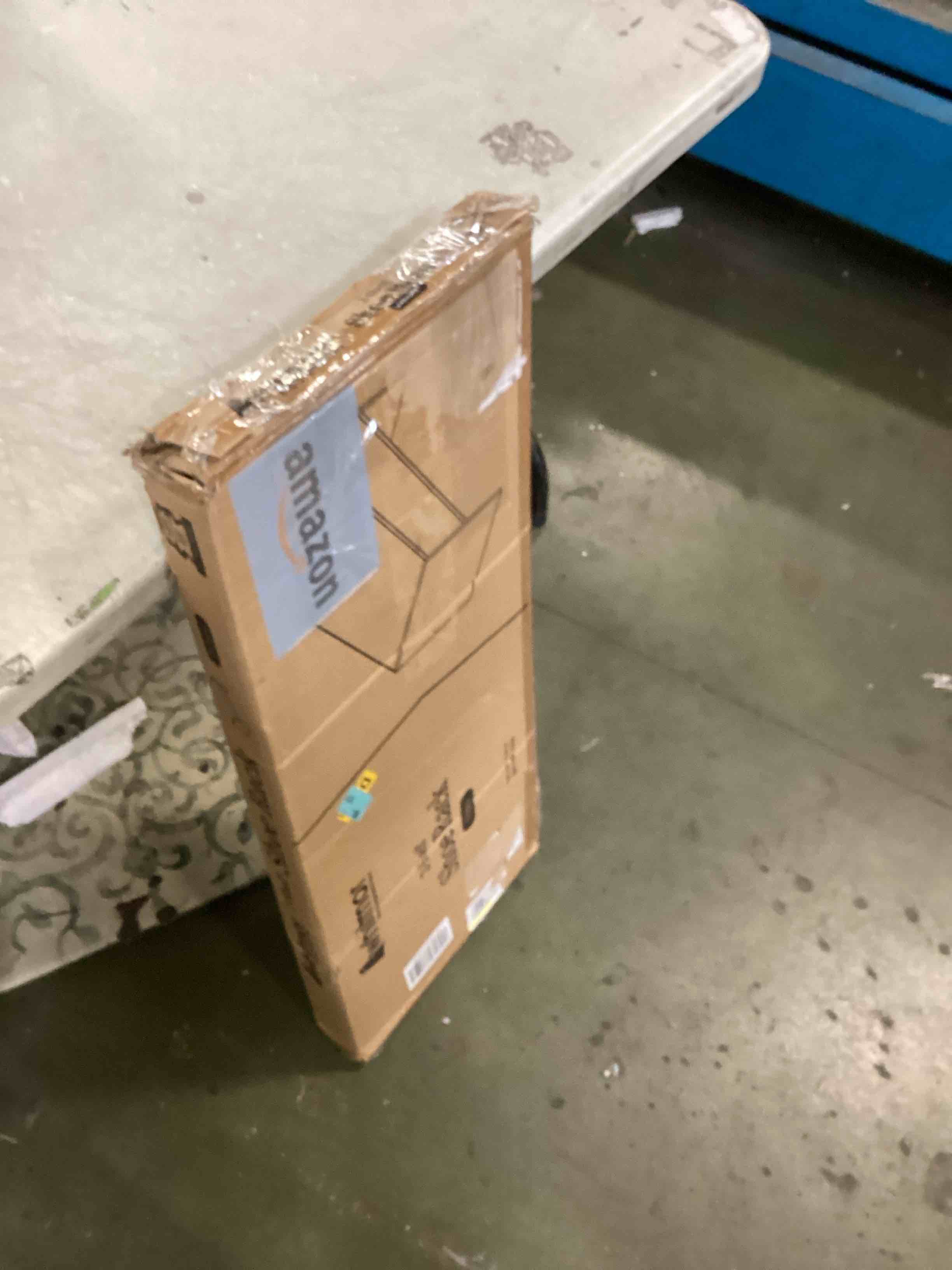 https://s3.amazonaws.com/lotting-images-prod/bidfta/RED6177110_1713376697264.jpeg