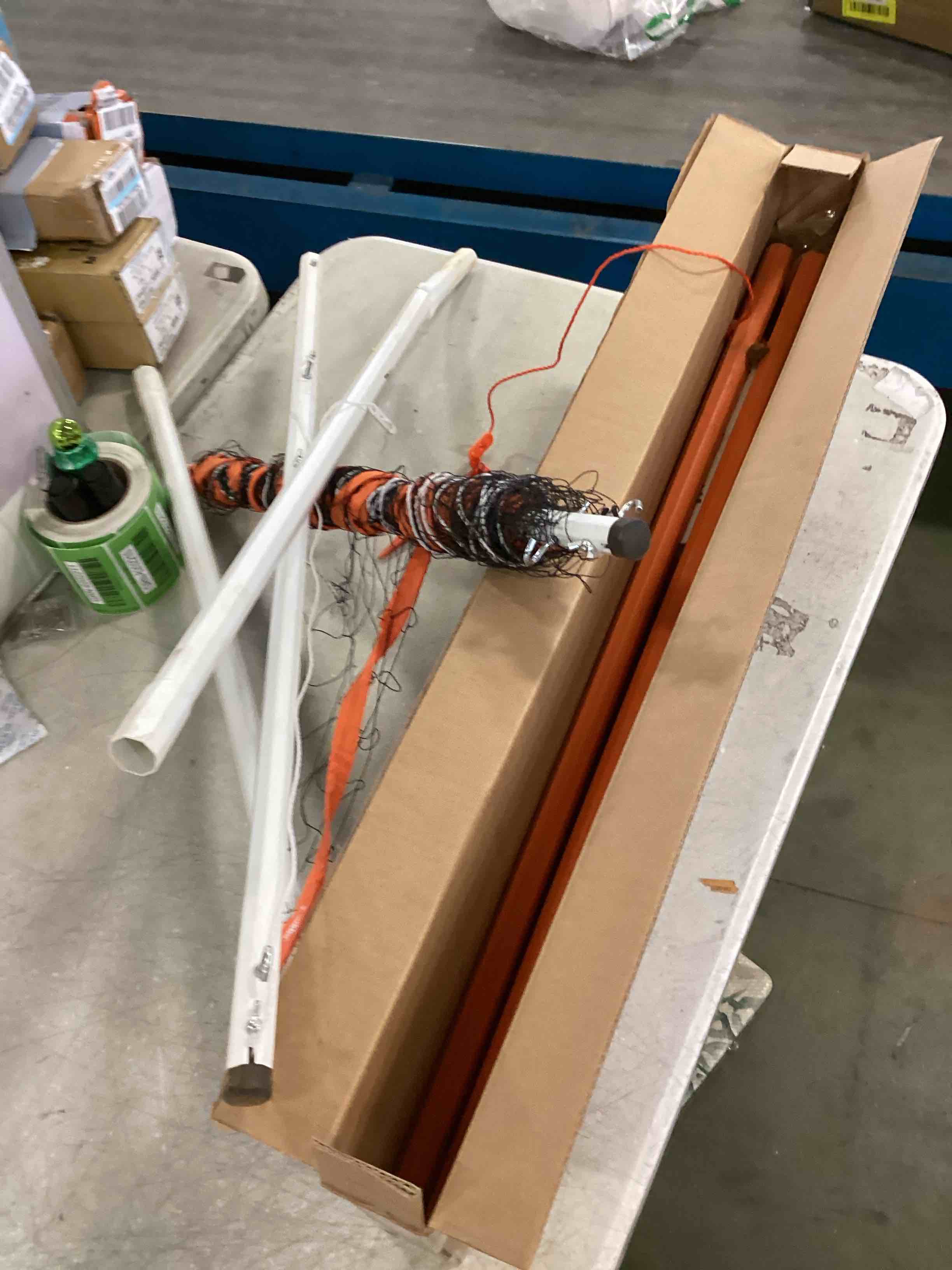 https://s3.amazonaws.com/lotting-images-prod/bidfta/RED6177118_1713377506688.jpeg