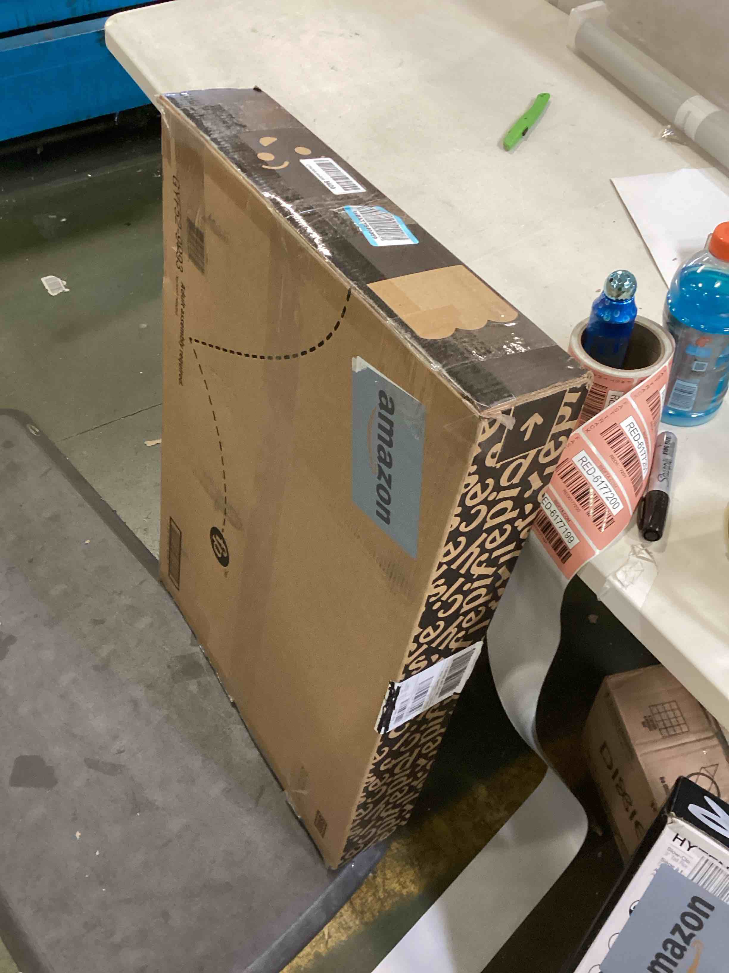 https://s3.amazonaws.com/lotting-images-prod/bidfta/RED6177199_1713448202504.jpeg
