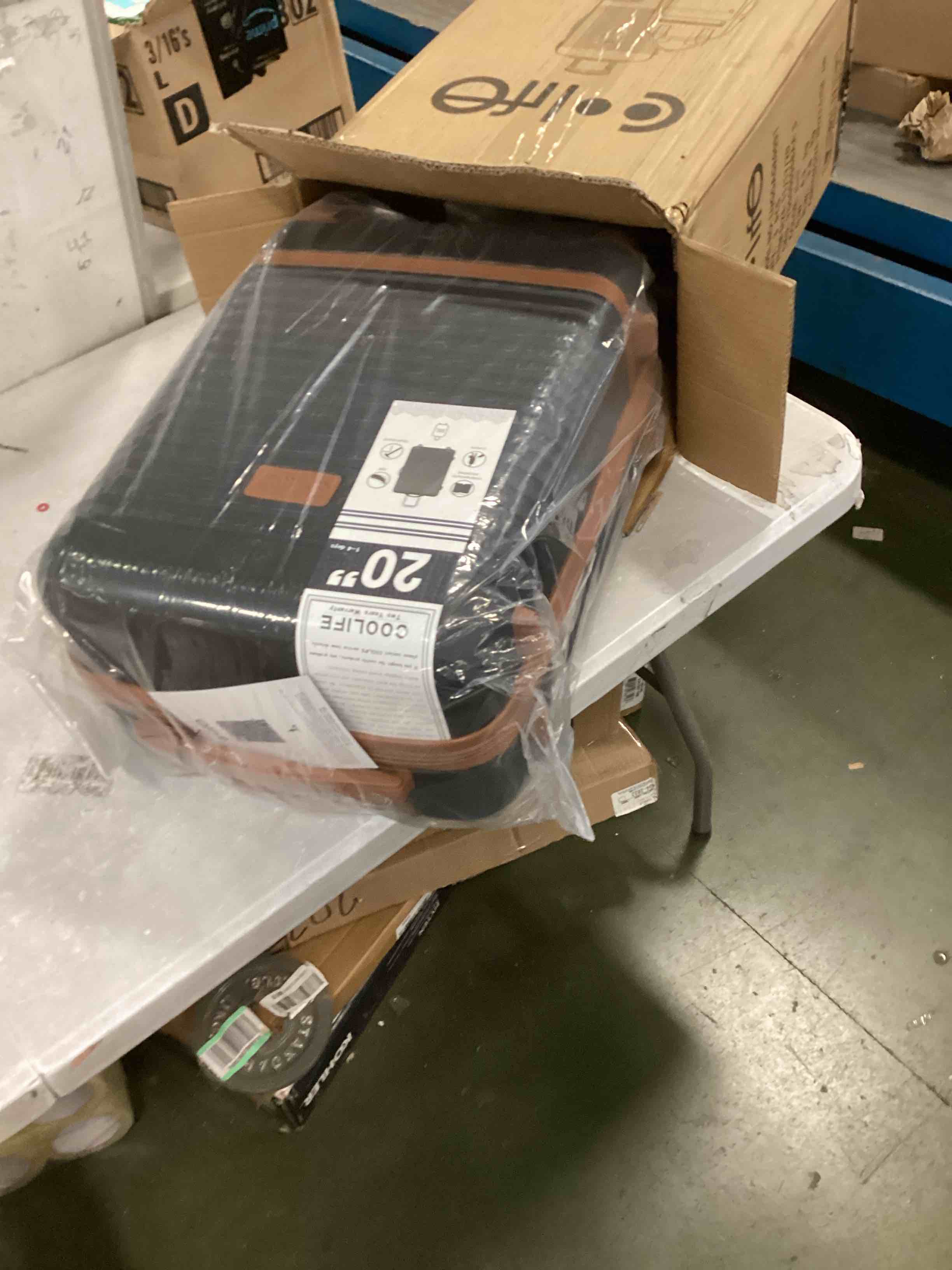 https://s3.amazonaws.com/lotting-images-prod/bidfta/RED6177404_1713537912869.jpeg