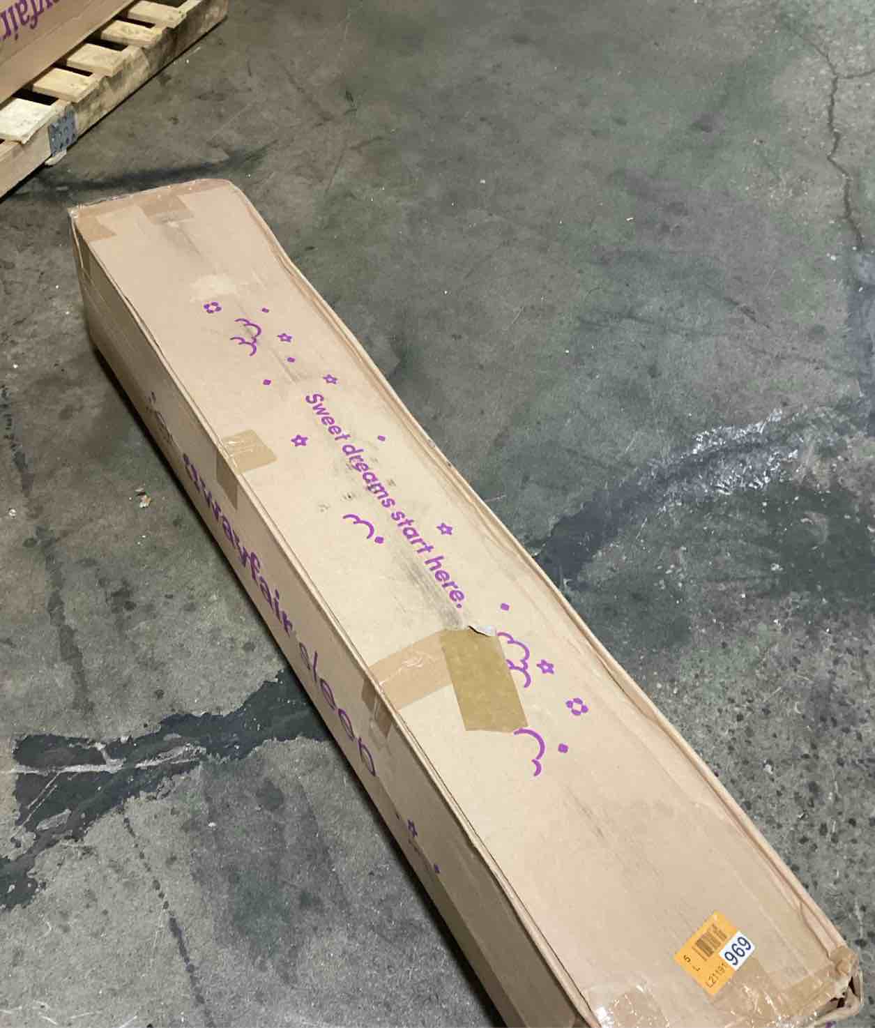 https://s3.amazonaws.com/lotting-images-prod/bidfta/RED6177522_1727703247296.jpeg