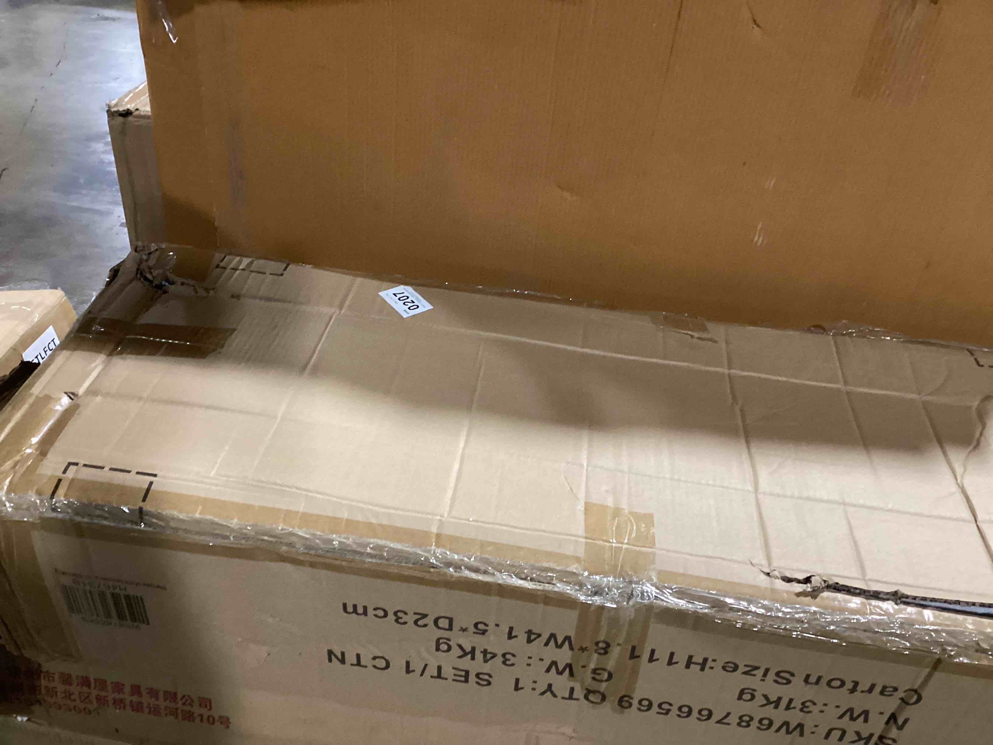https://s3.amazonaws.com/lotting-images-prod/bidfta/RED6178485_1728927072076.jpeg