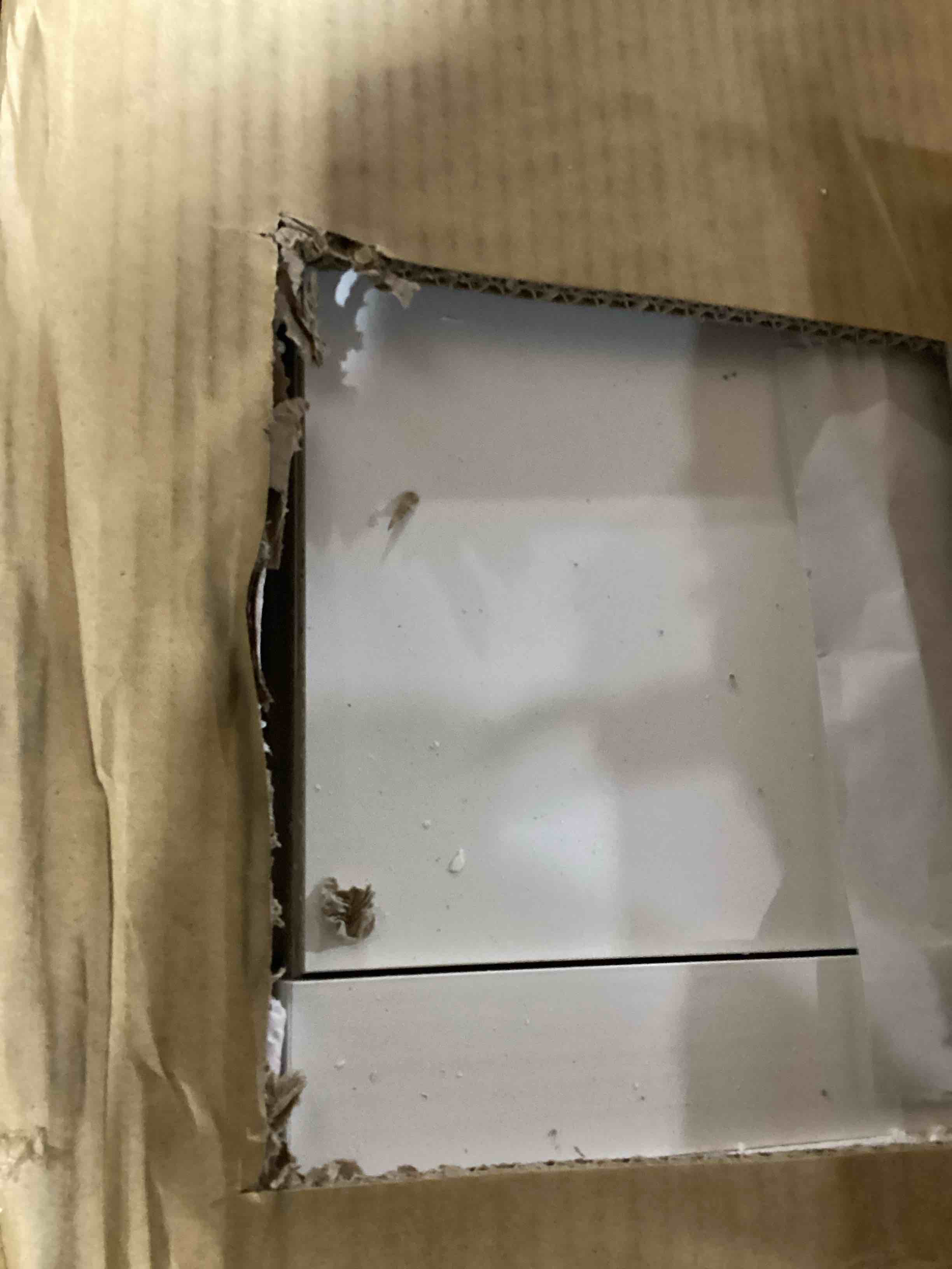 https://s3.amazonaws.com/lotting-images-prod/bidfta/RED6178486_1728927296711.jpeg