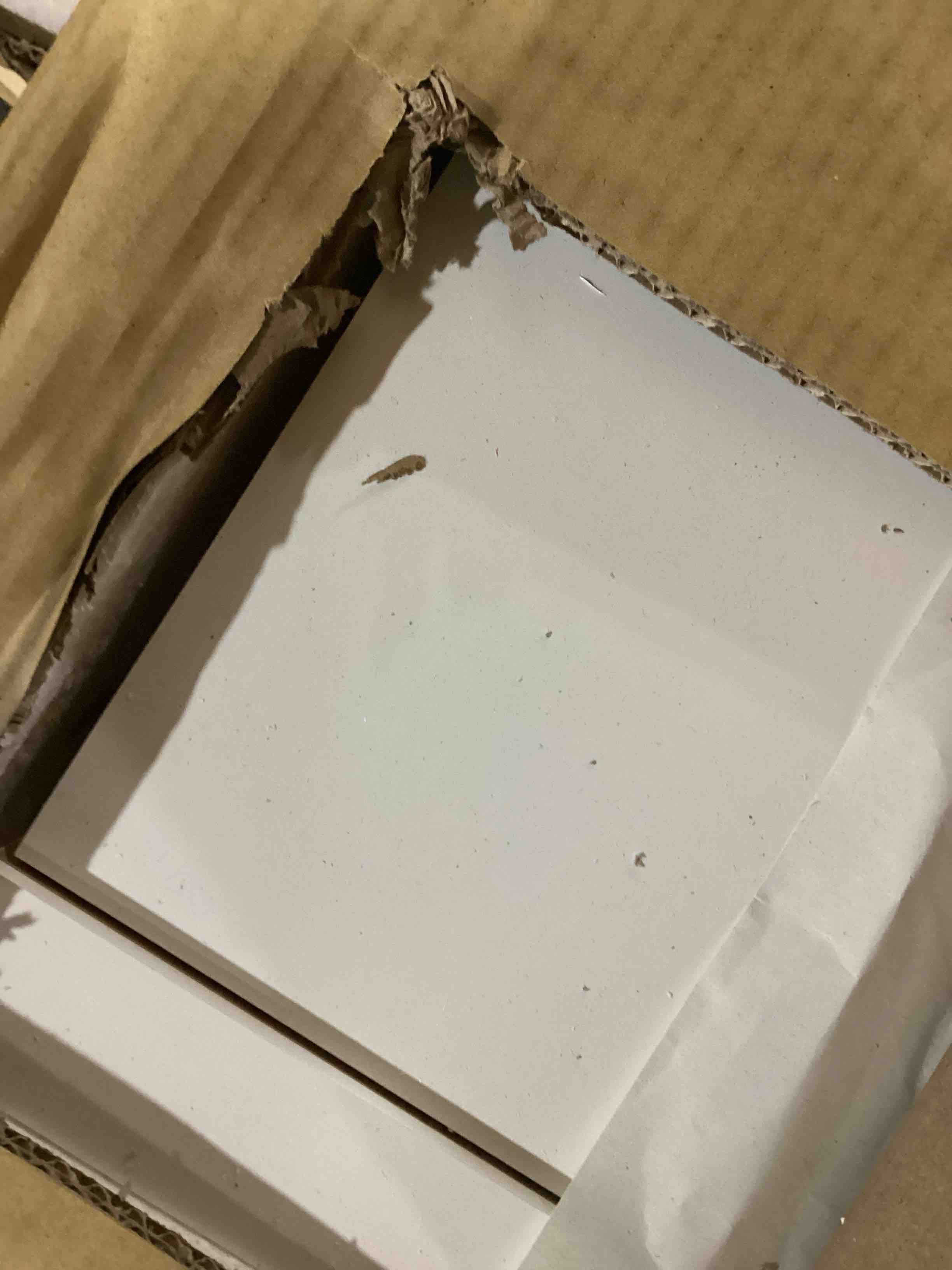 https://s3.amazonaws.com/lotting-images-prod/bidfta/RED6178486_1728927300203.jpeg