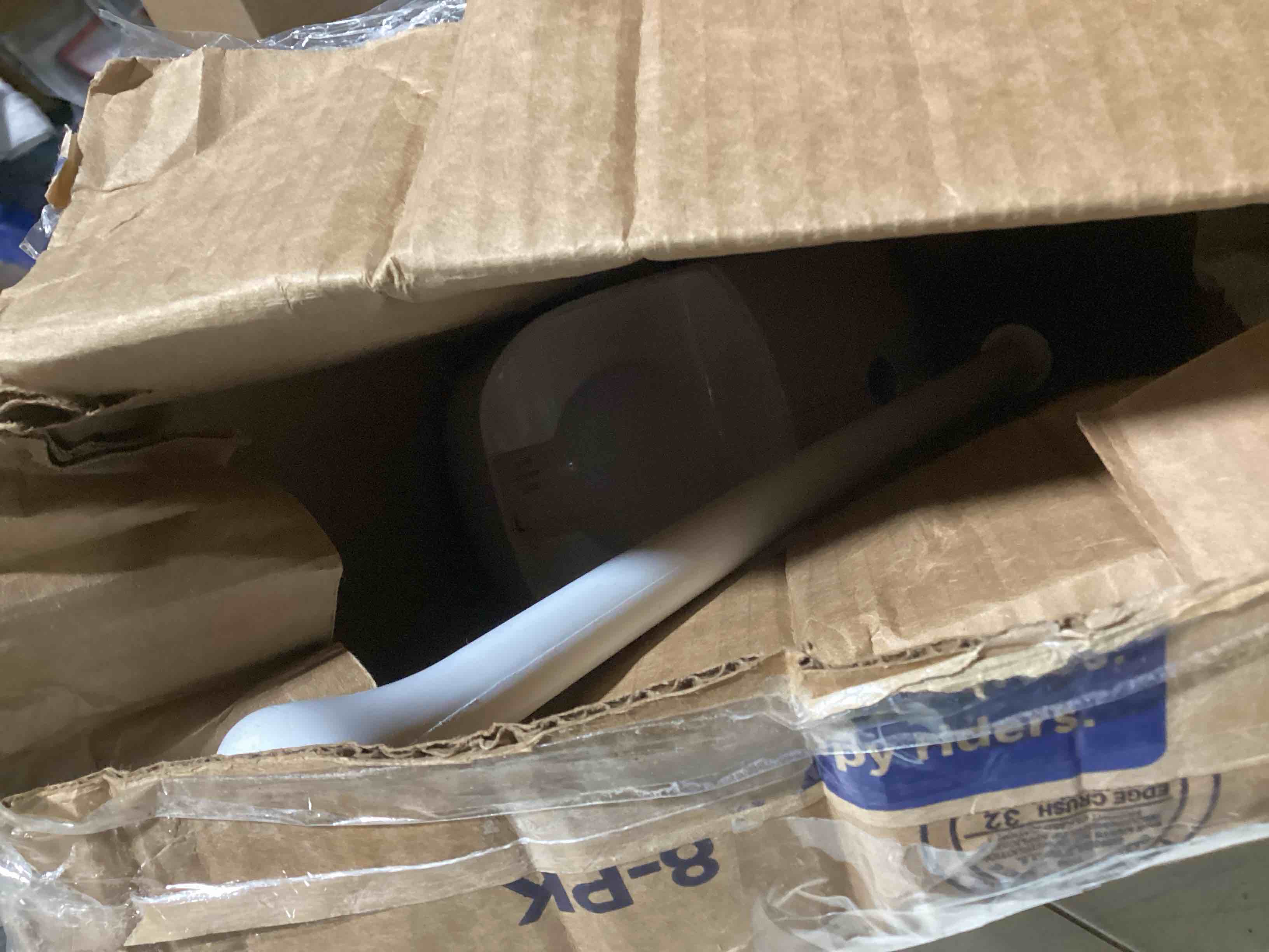 https://s3.amazonaws.com/lotting-images-prod/bidfta/RED6178802_1729084460944.jpeg