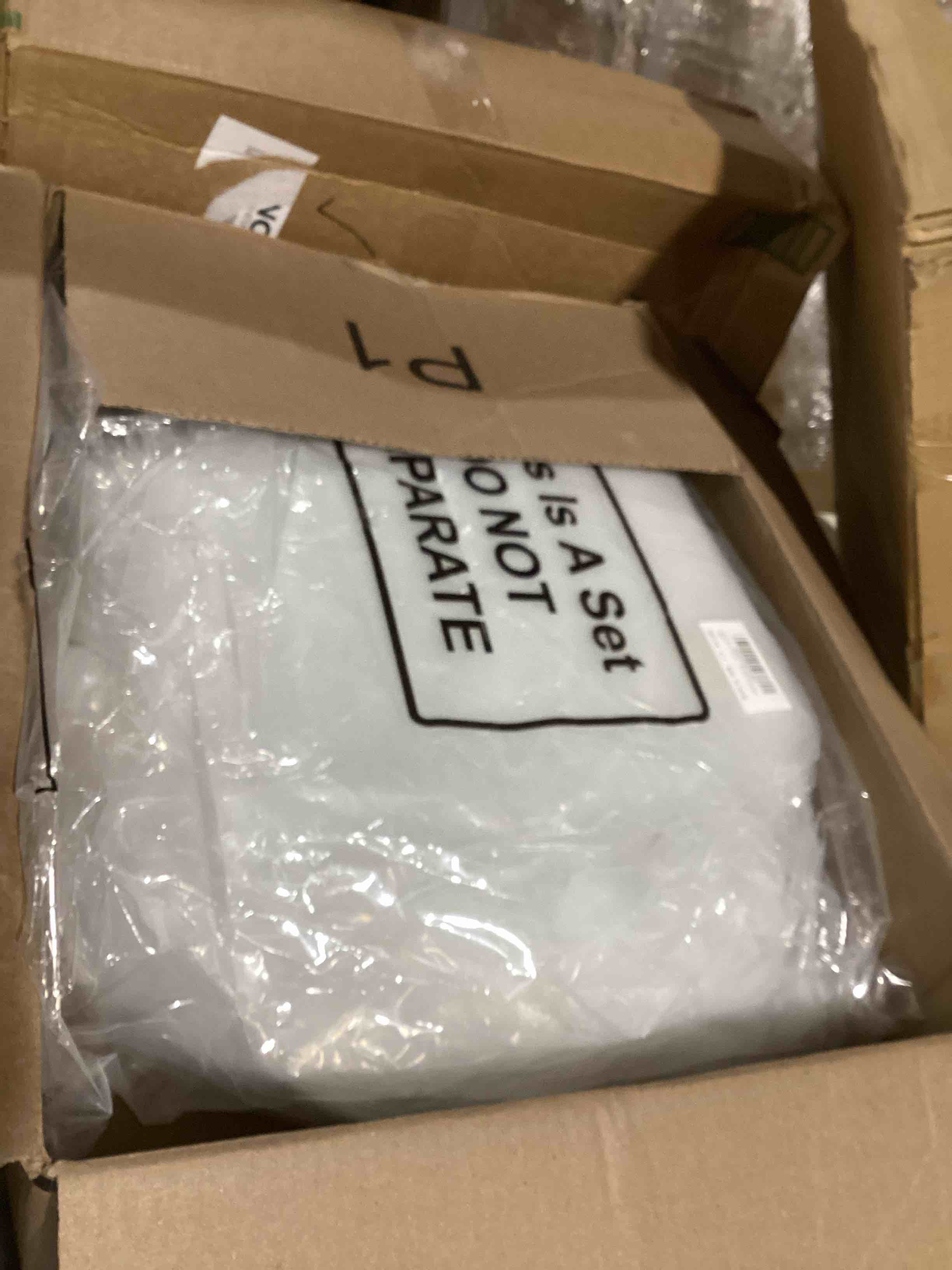 https://s3.amazonaws.com/lotting-images-prod/bidfta/RED6178903_1729092377080.jpeg