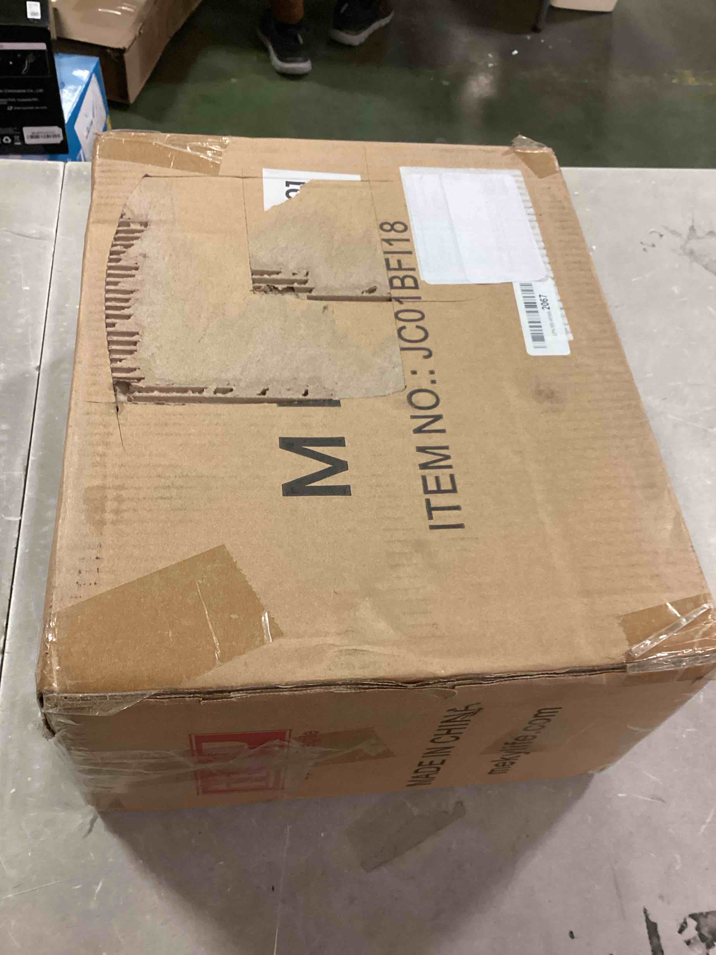 https://s3.amazonaws.com/lotting-images-prod/bidfta/RED6179543_1713551143299.jpeg