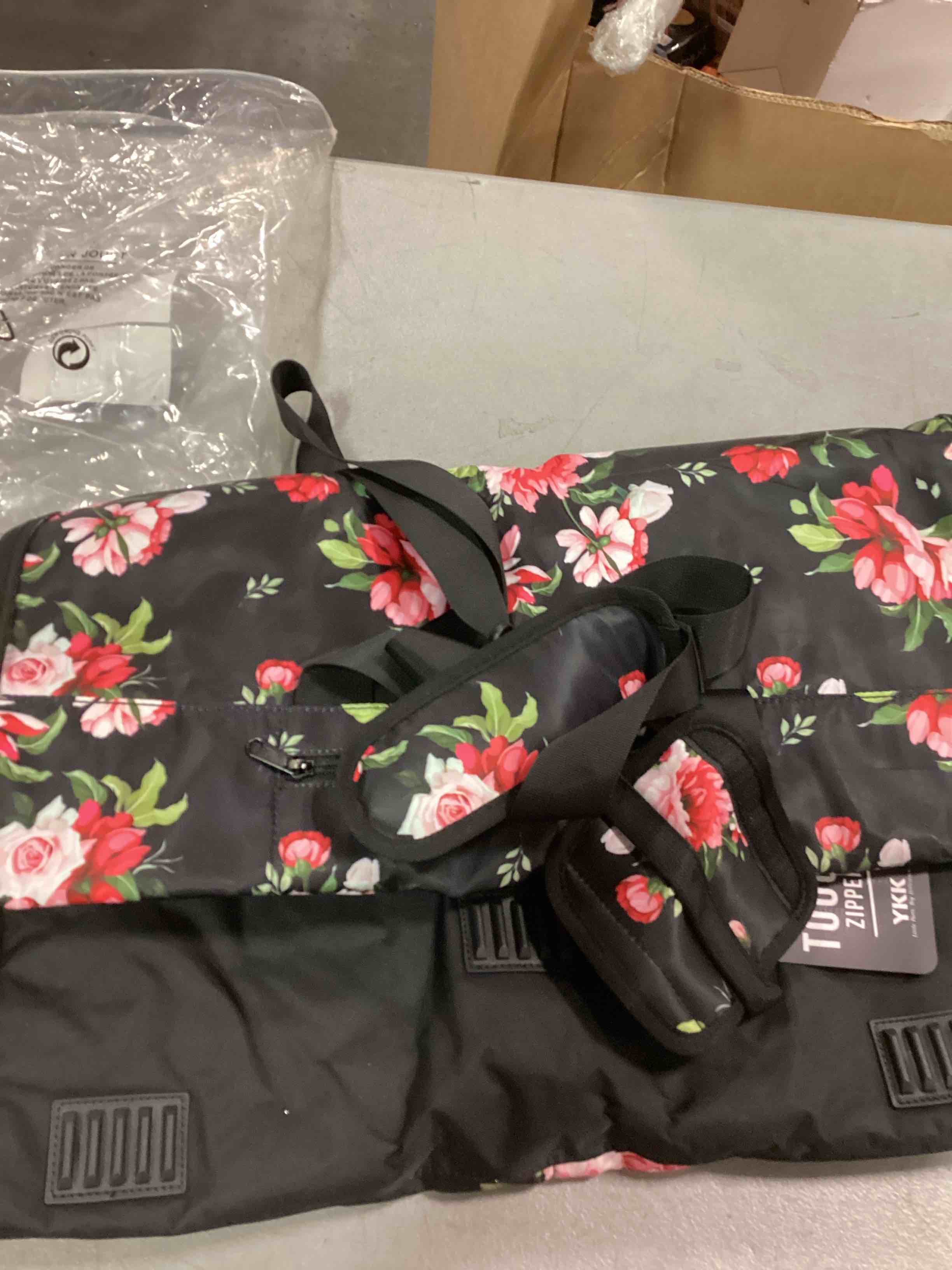 https://s3.amazonaws.com/lotting-images-prod/bidfta/RED6179788_1713877257040.jpeg