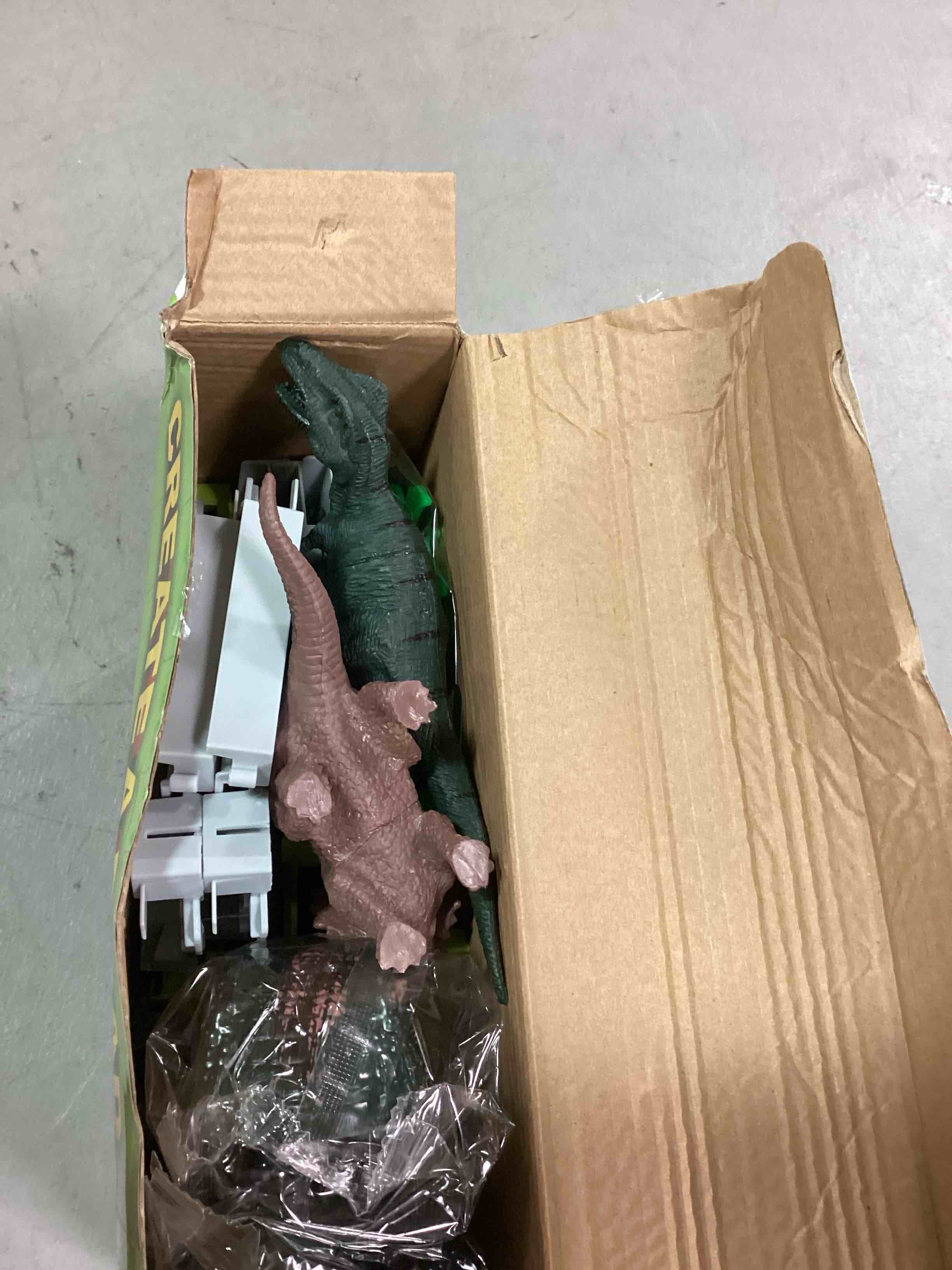 https://s3.amazonaws.com/lotting-images-prod/bidfta/RED6179794_1713878041455.jpeg