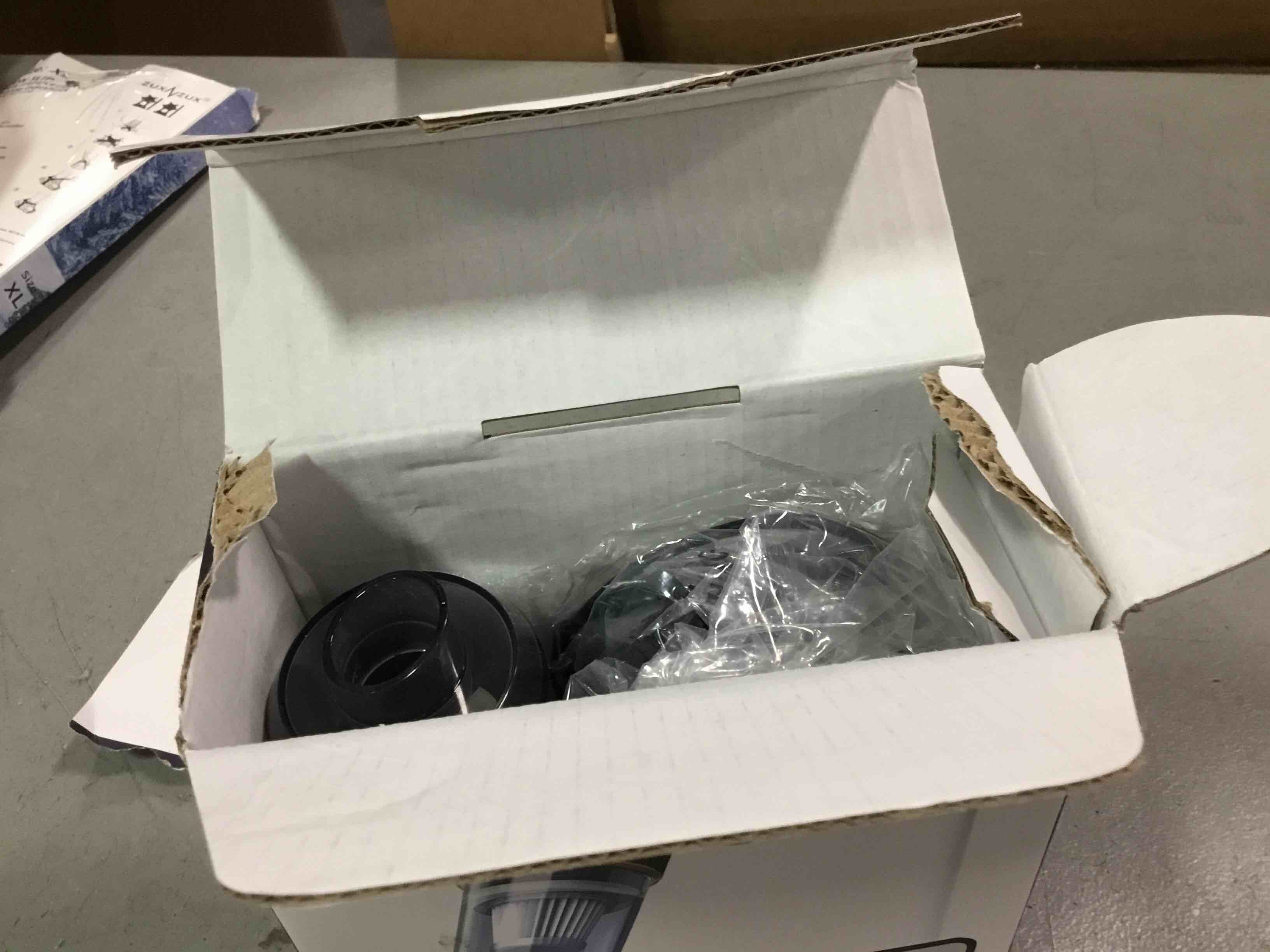 https://s3.amazonaws.com/lotting-images-prod/bidfta/RED6180144_1714048376374.jpeg