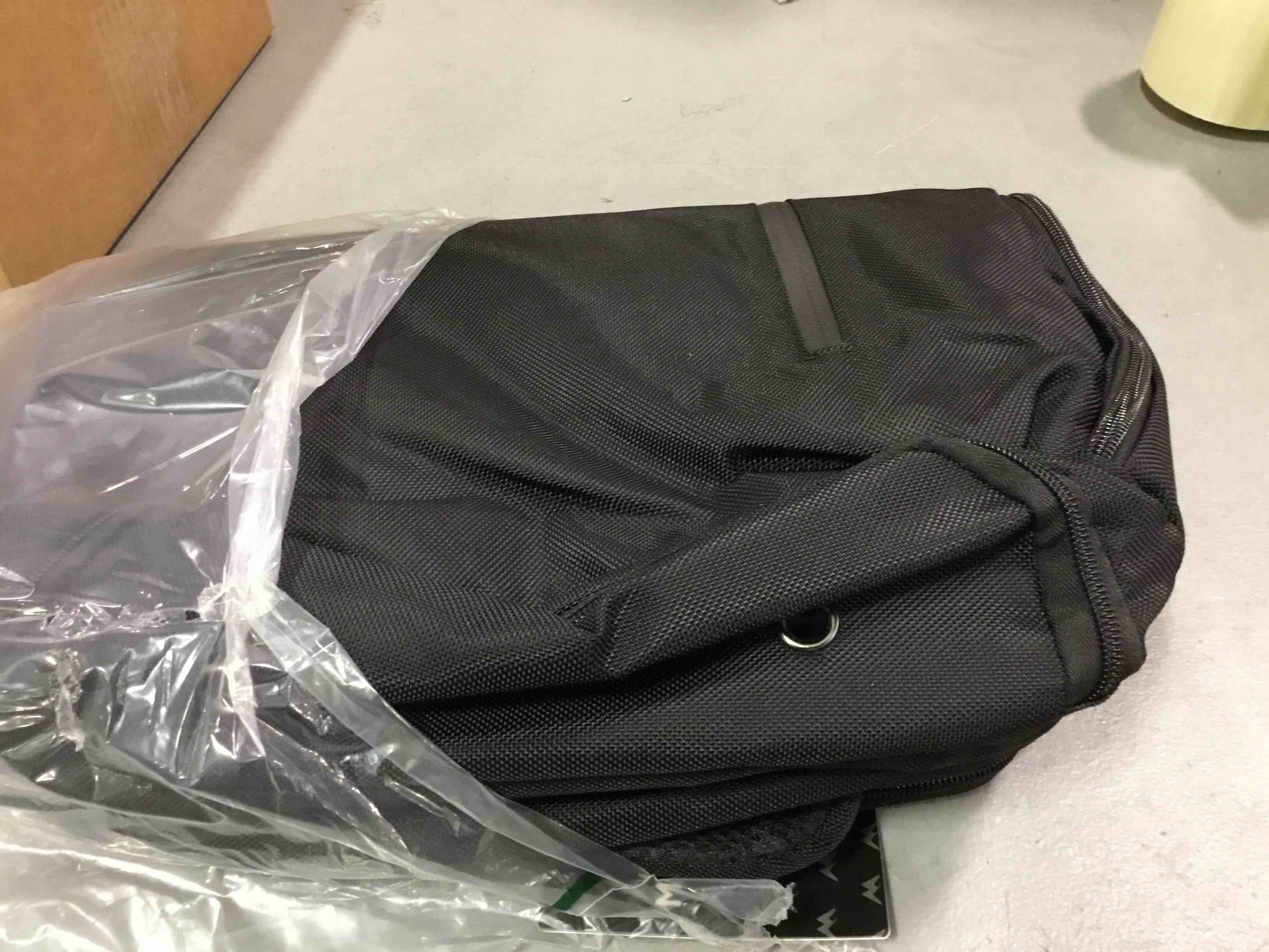 https://s3.amazonaws.com/lotting-images-prod/bidfta/RED6180155_1714050359748.jpeg
