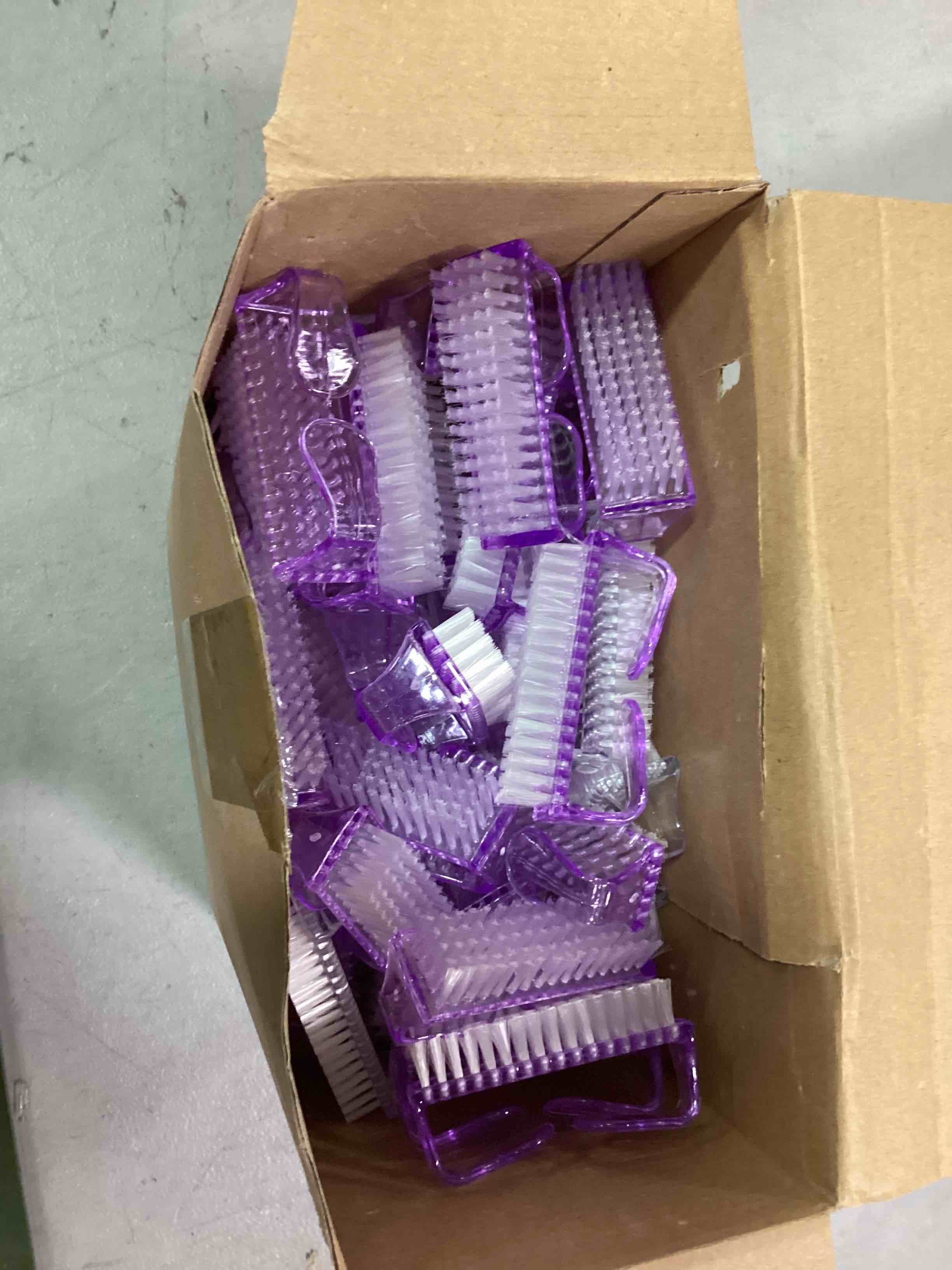 https://s3.amazonaws.com/lotting-images-prod/bidfta/RED6180406_1714394975858.jpeg