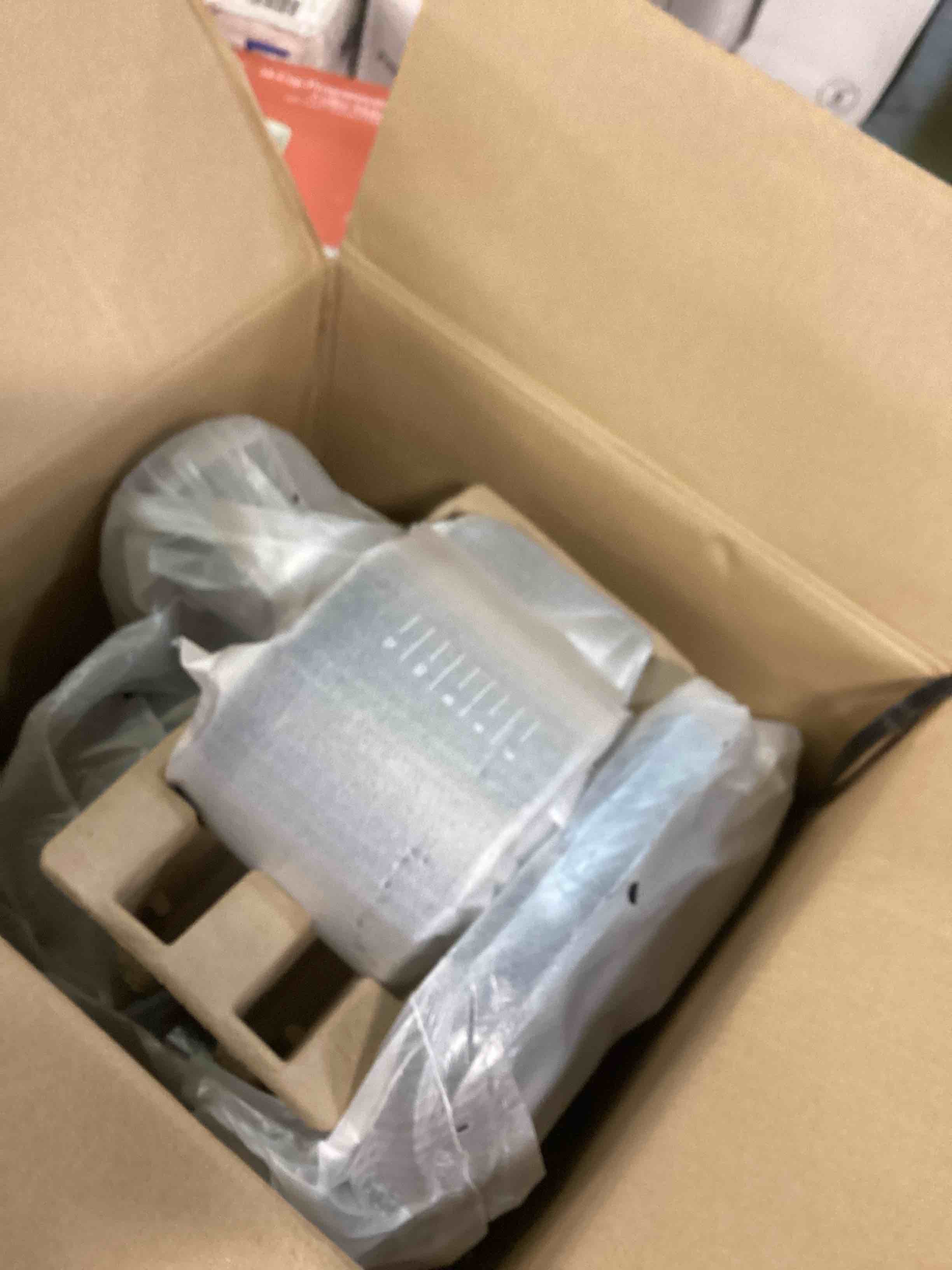 https://s3.amazonaws.com/lotting-images-prod/bidfta/RED6180531_1712693049289.jpeg