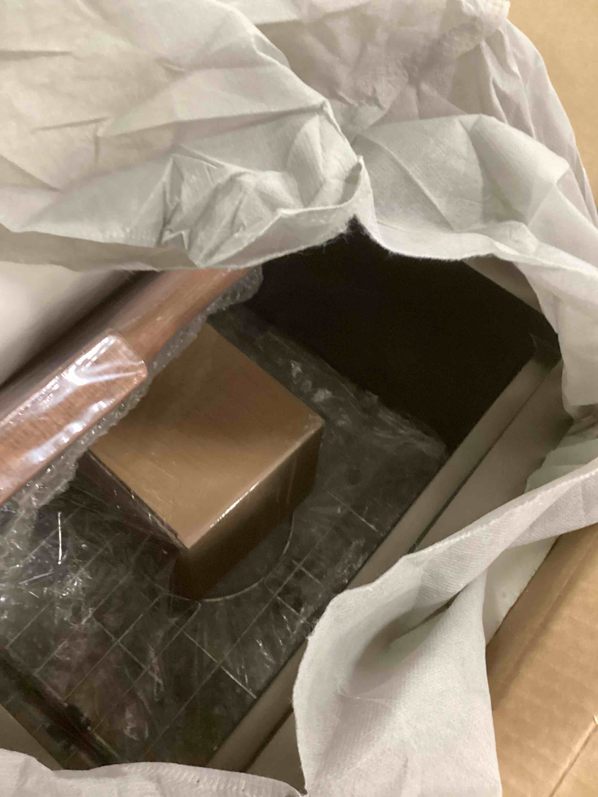 https://s3.amazonaws.com/lotting-images-prod/bidfta/RED6180803_1712834231647.jpeg