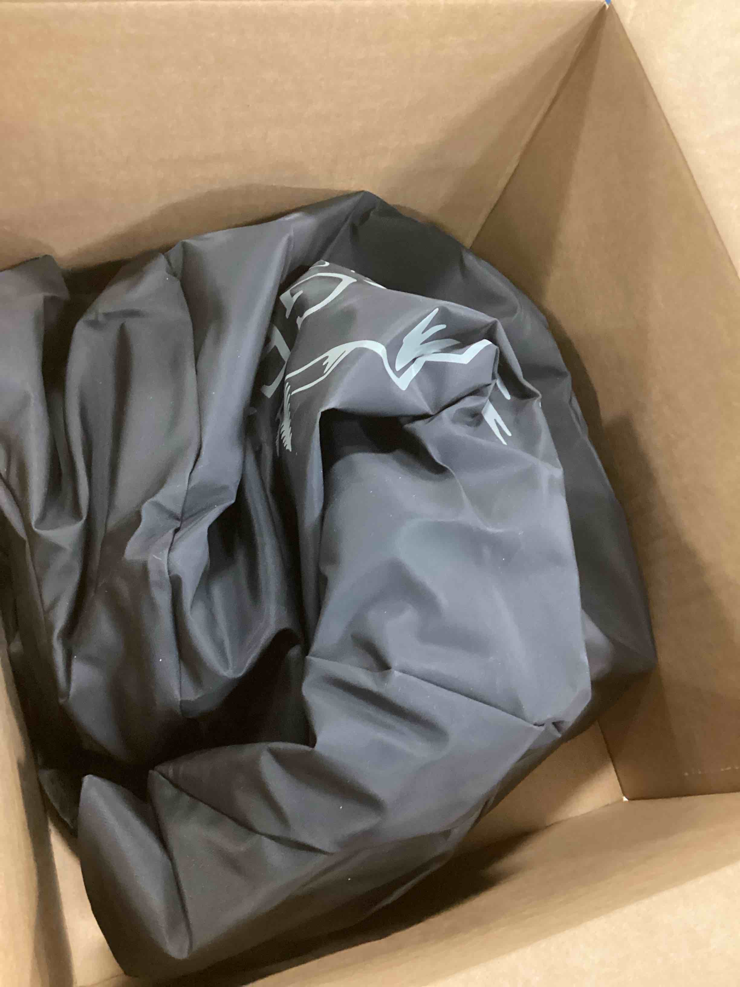 https://s3.amazonaws.com/lotting-images-prod/bidfta/RED6181210_1712930145762.jpeg