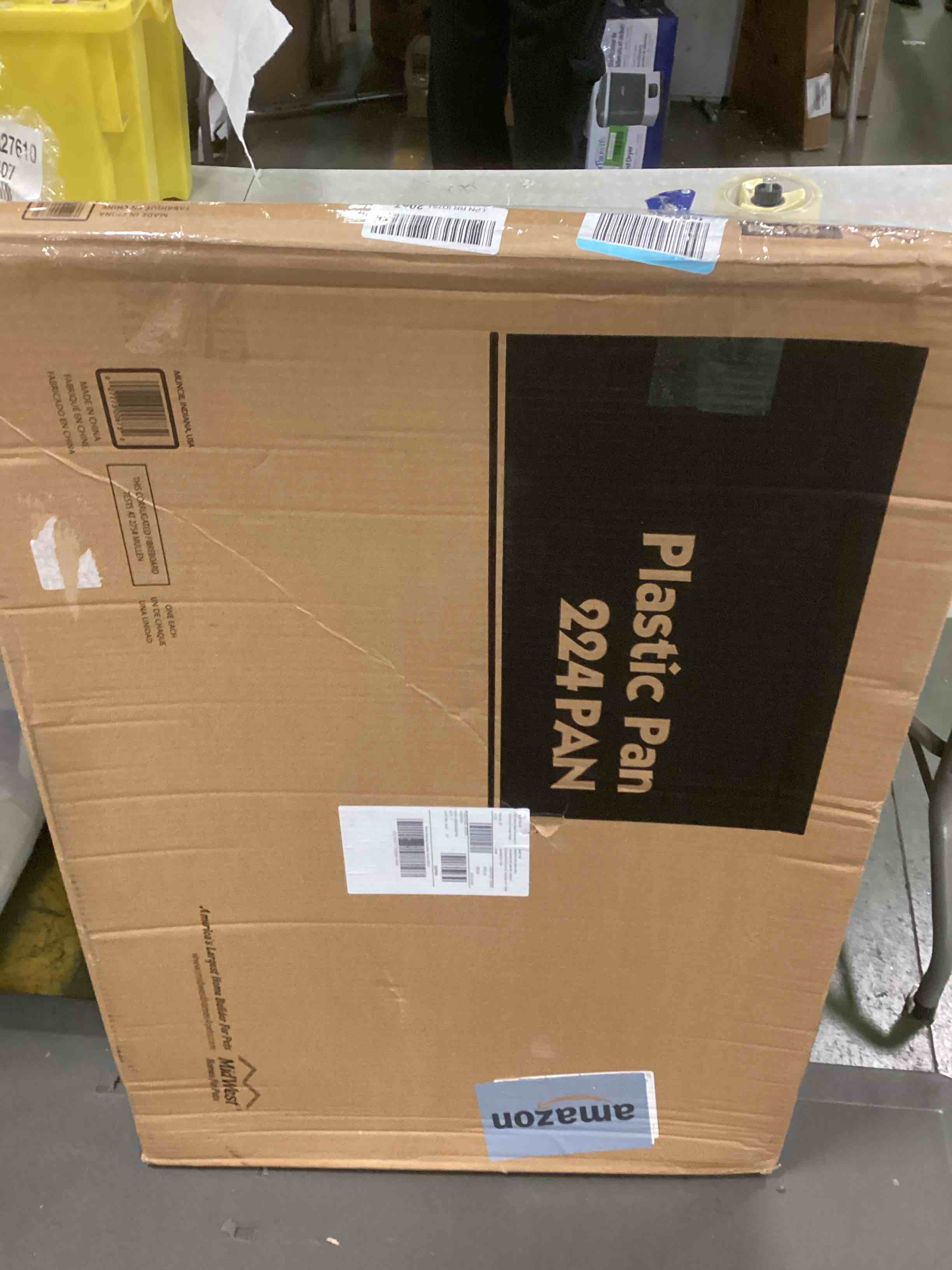 https://s3.amazonaws.com/lotting-images-prod/bidfta/RED6181590_1713265910751.jpeg