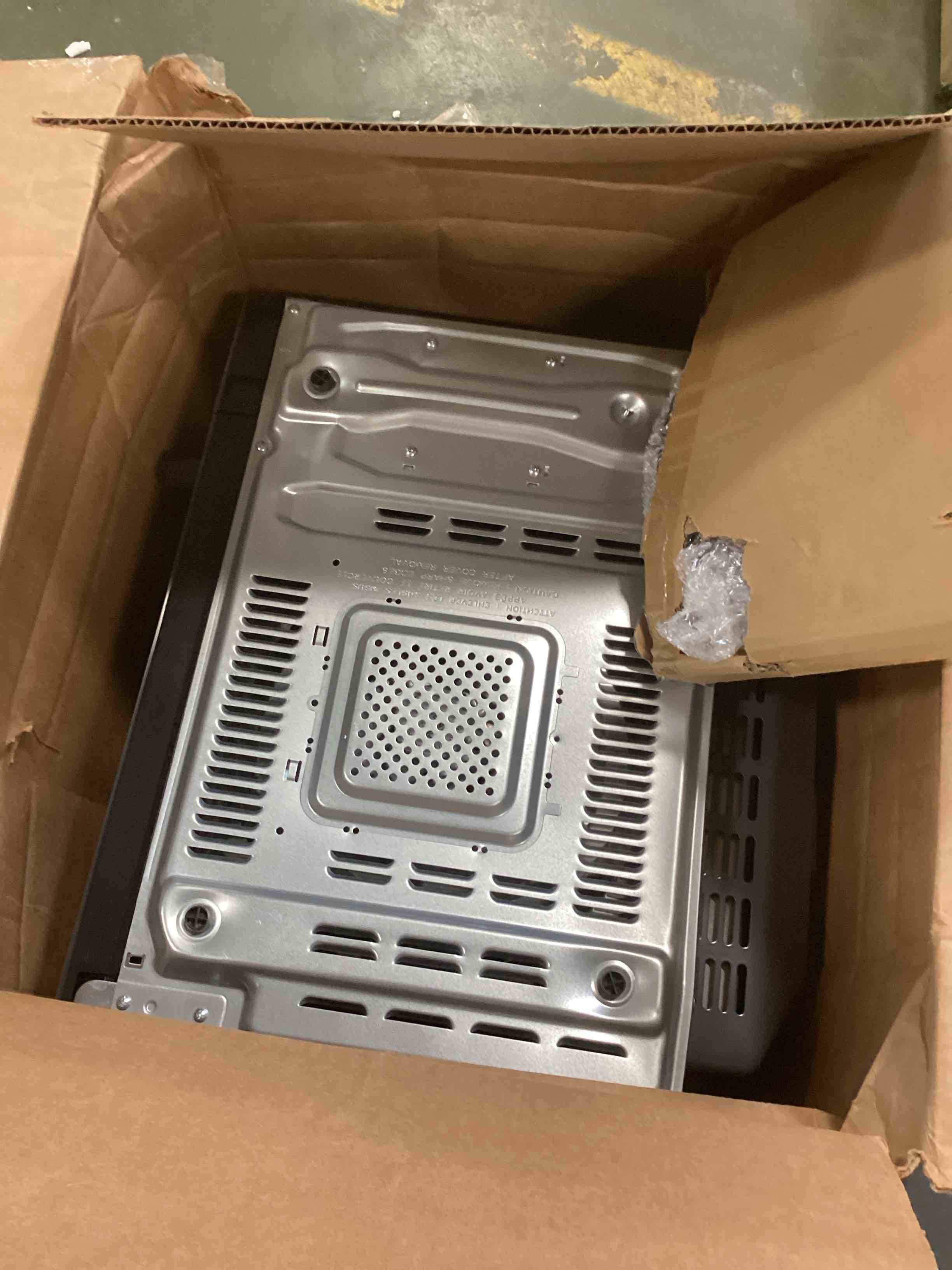 https://s3.amazonaws.com/lotting-images-prod/bidfta/RED6181682_1713277986902.jpeg