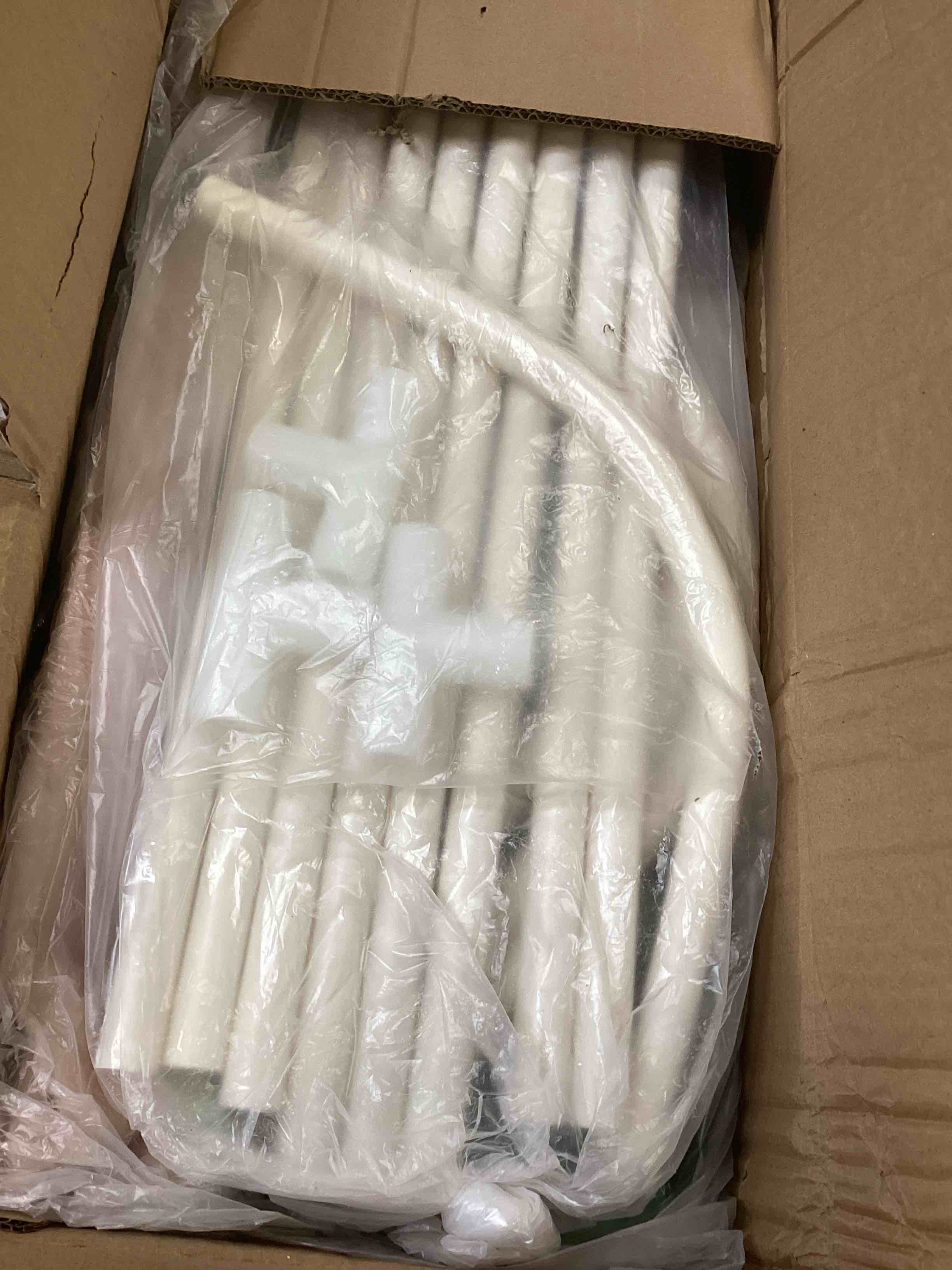 https://s3.amazonaws.com/lotting-images-prod/bidfta/RED6181708_1713281561983.jpeg