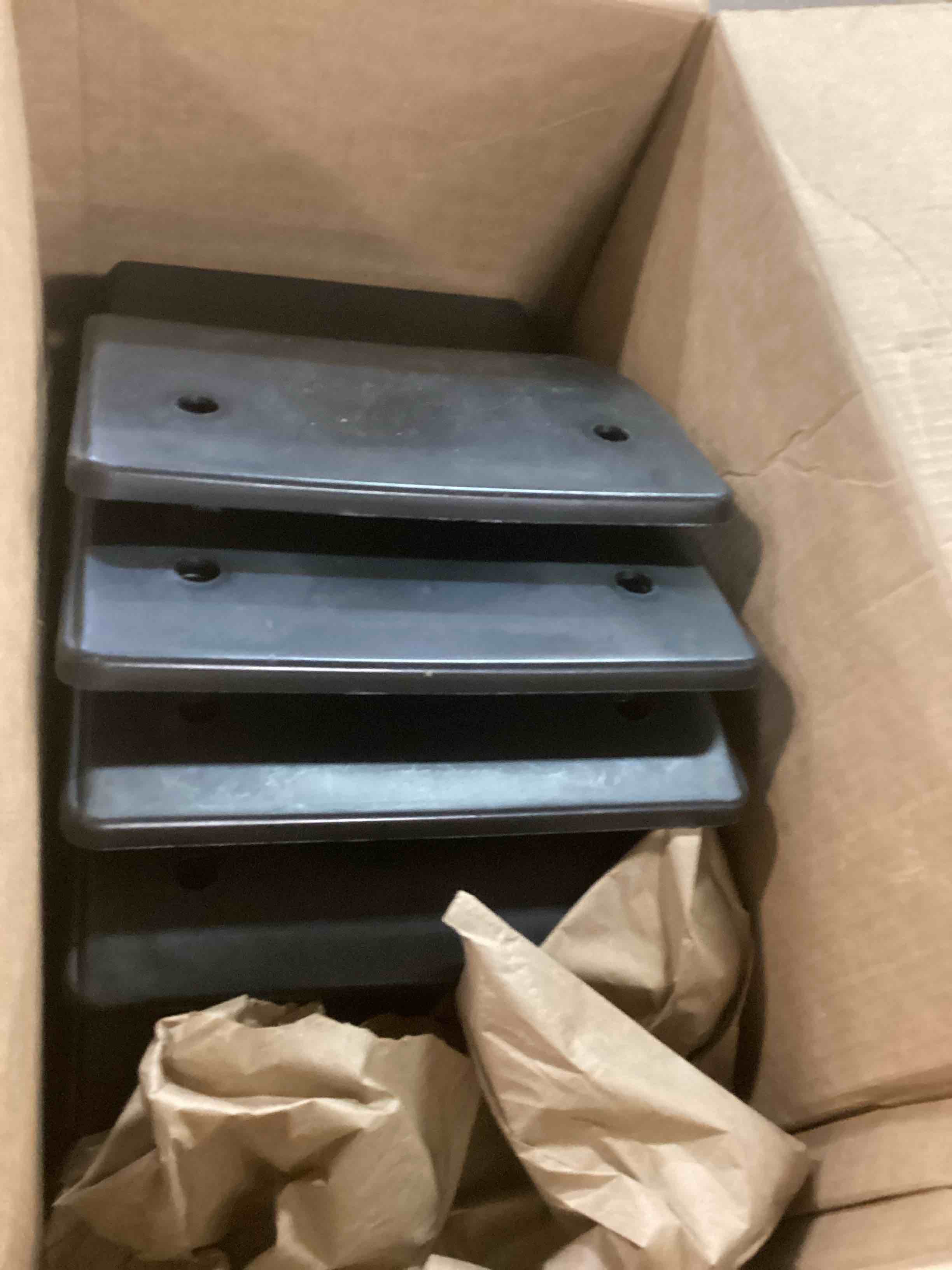 https://s3.amazonaws.com/lotting-images-prod/bidfta/RED6181875_1713355023782.jpeg