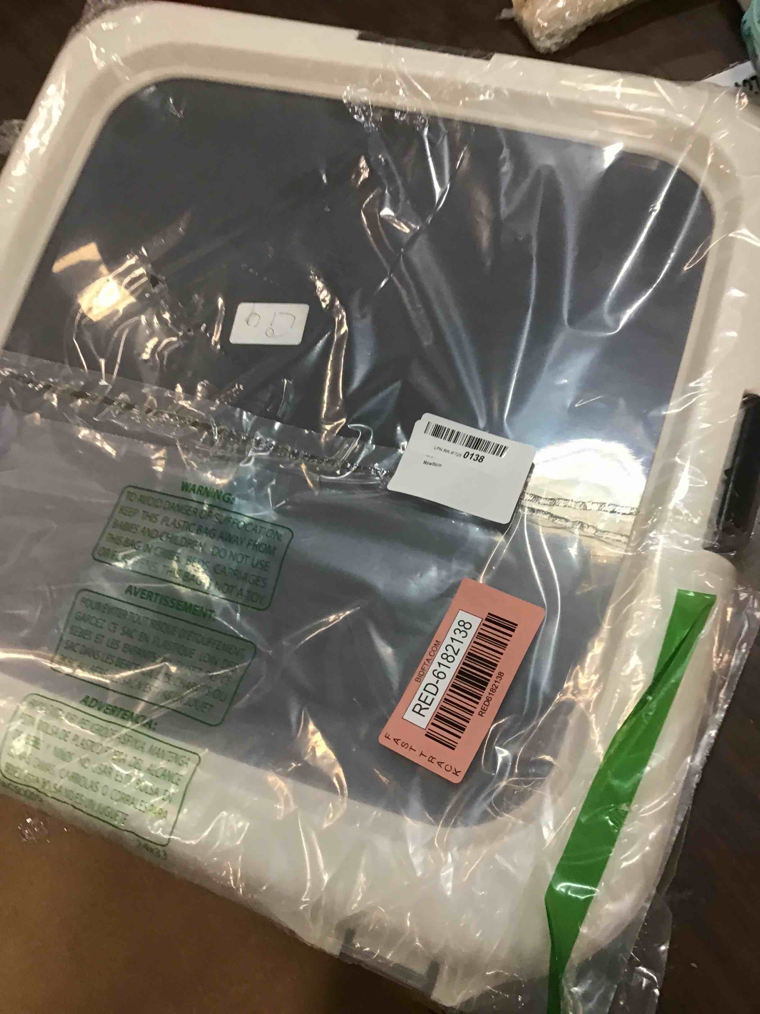 https://s3.amazonaws.com/lotting-images-prod/bidfta/RED6182138_1712928871080.jpeg