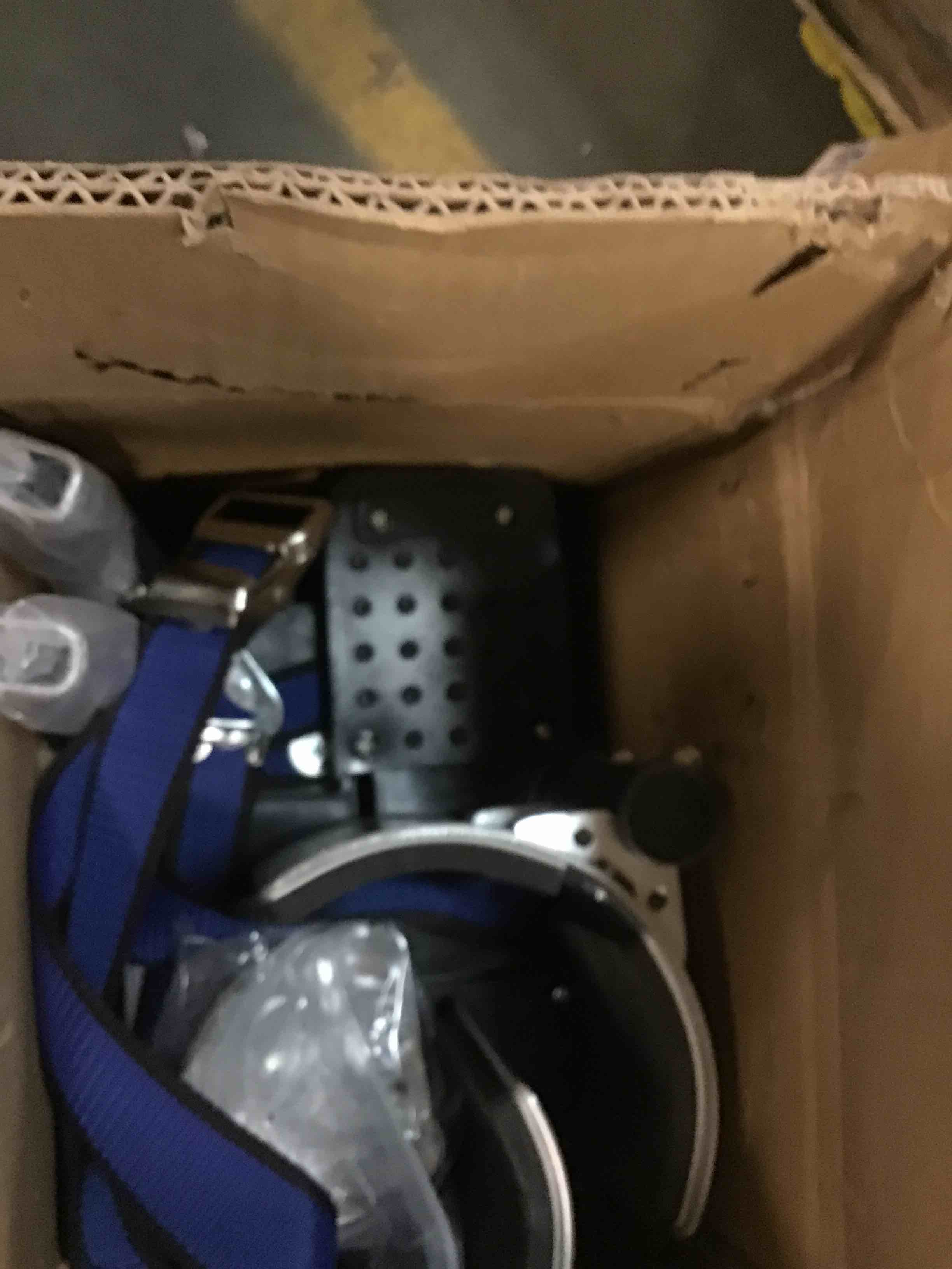 https://s3.amazonaws.com/lotting-images-prod/bidfta/RED6182635_1713273587439.jpeg