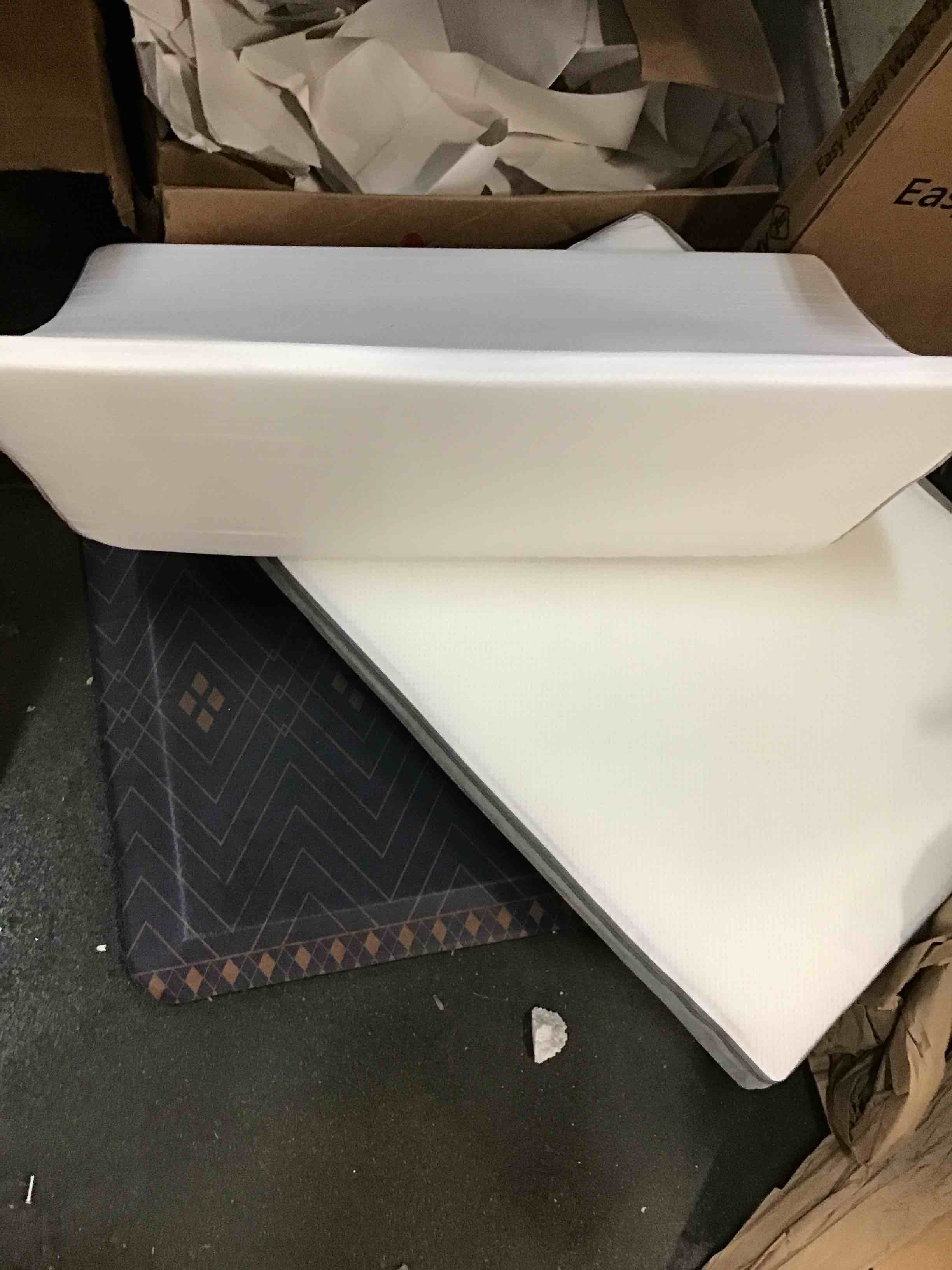 https://s3.amazonaws.com/lotting-images-prod/bidfta/RED6182677_1713280651462.jpeg