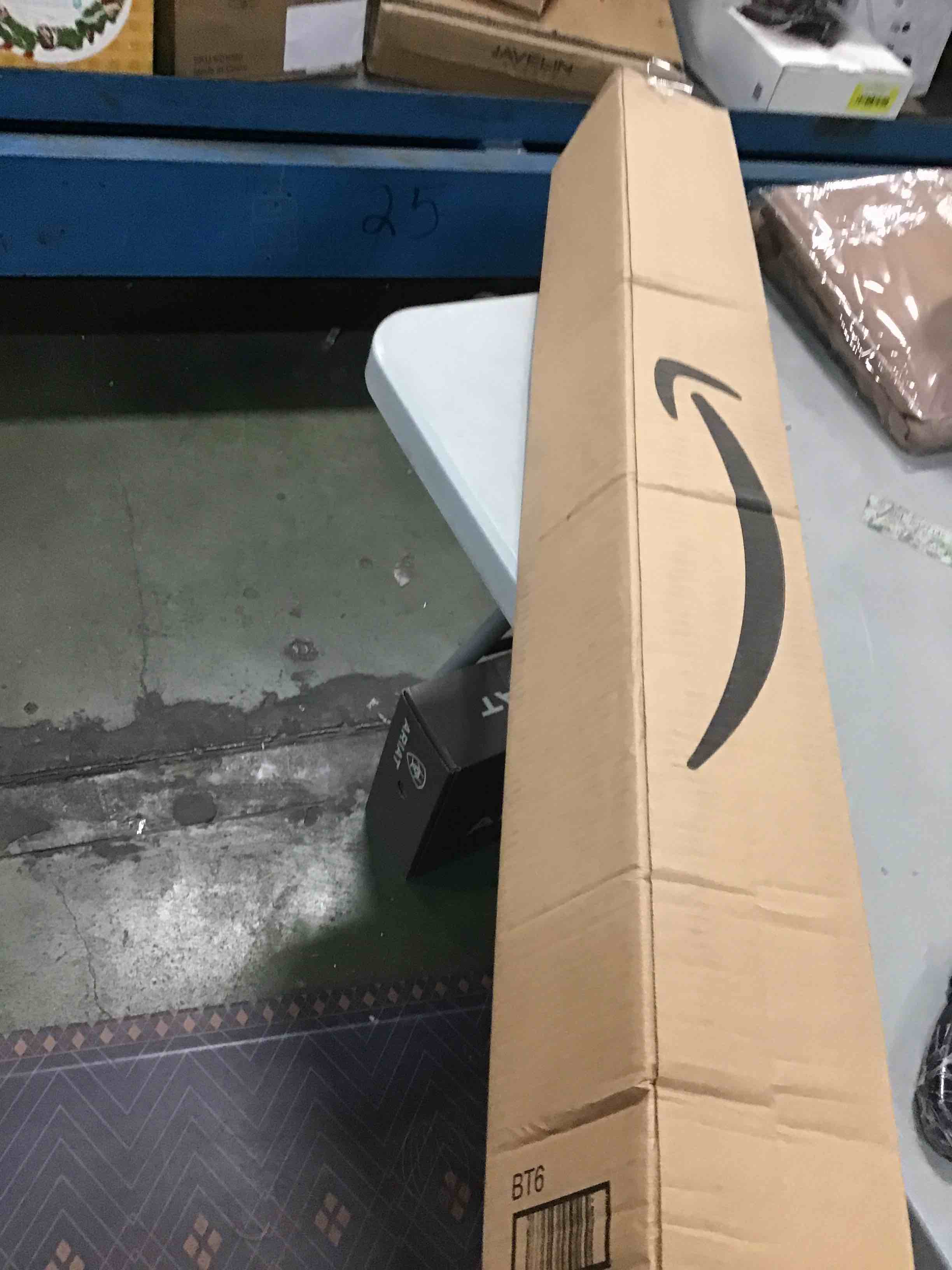 https://s3.amazonaws.com/lotting-images-prod/bidfta/RED6182827_1713356083863.jpeg