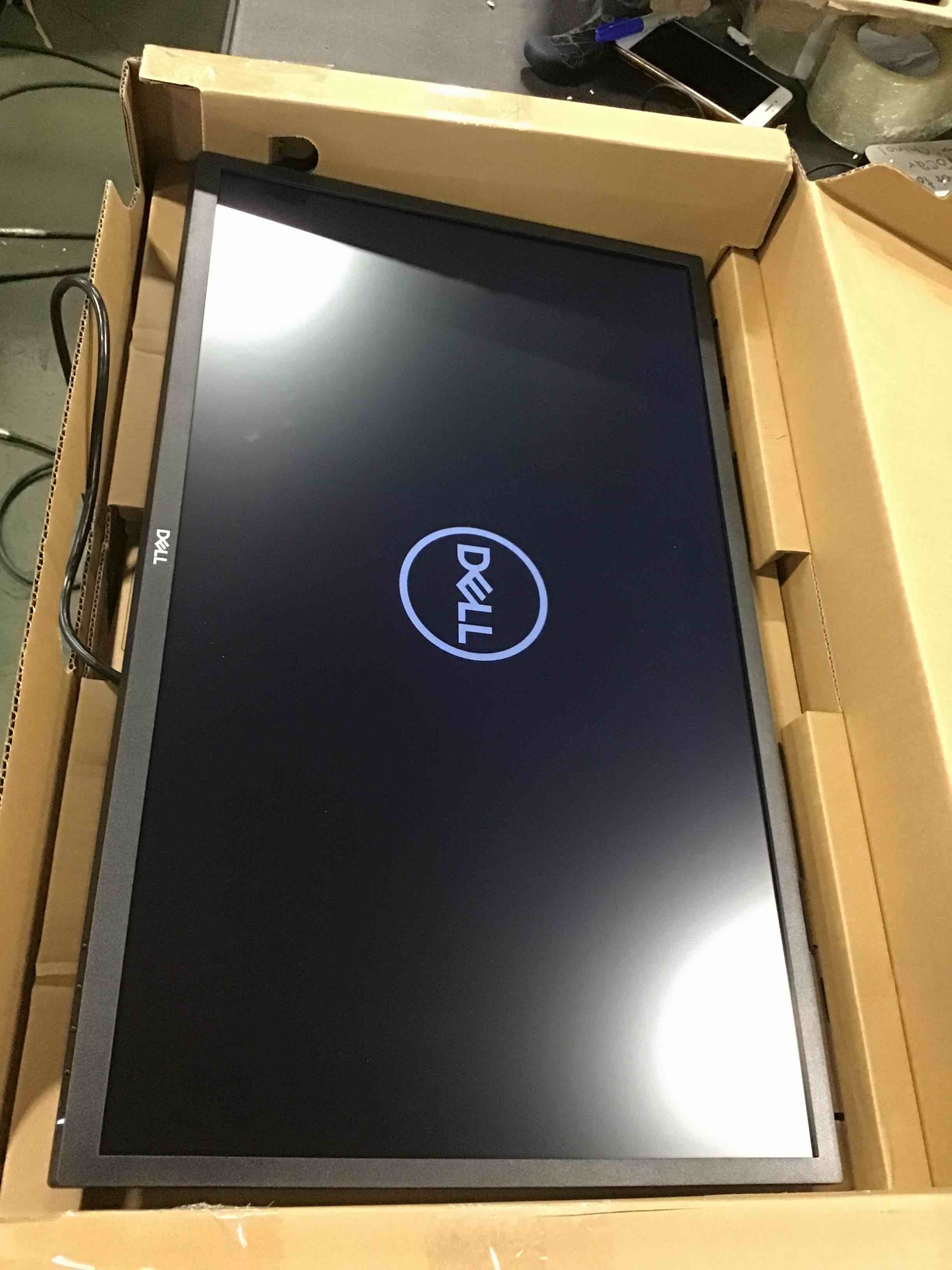 https://s3.amazonaws.com/lotting-images-prod/bidfta/RED6182926_1714753645944.jpeg