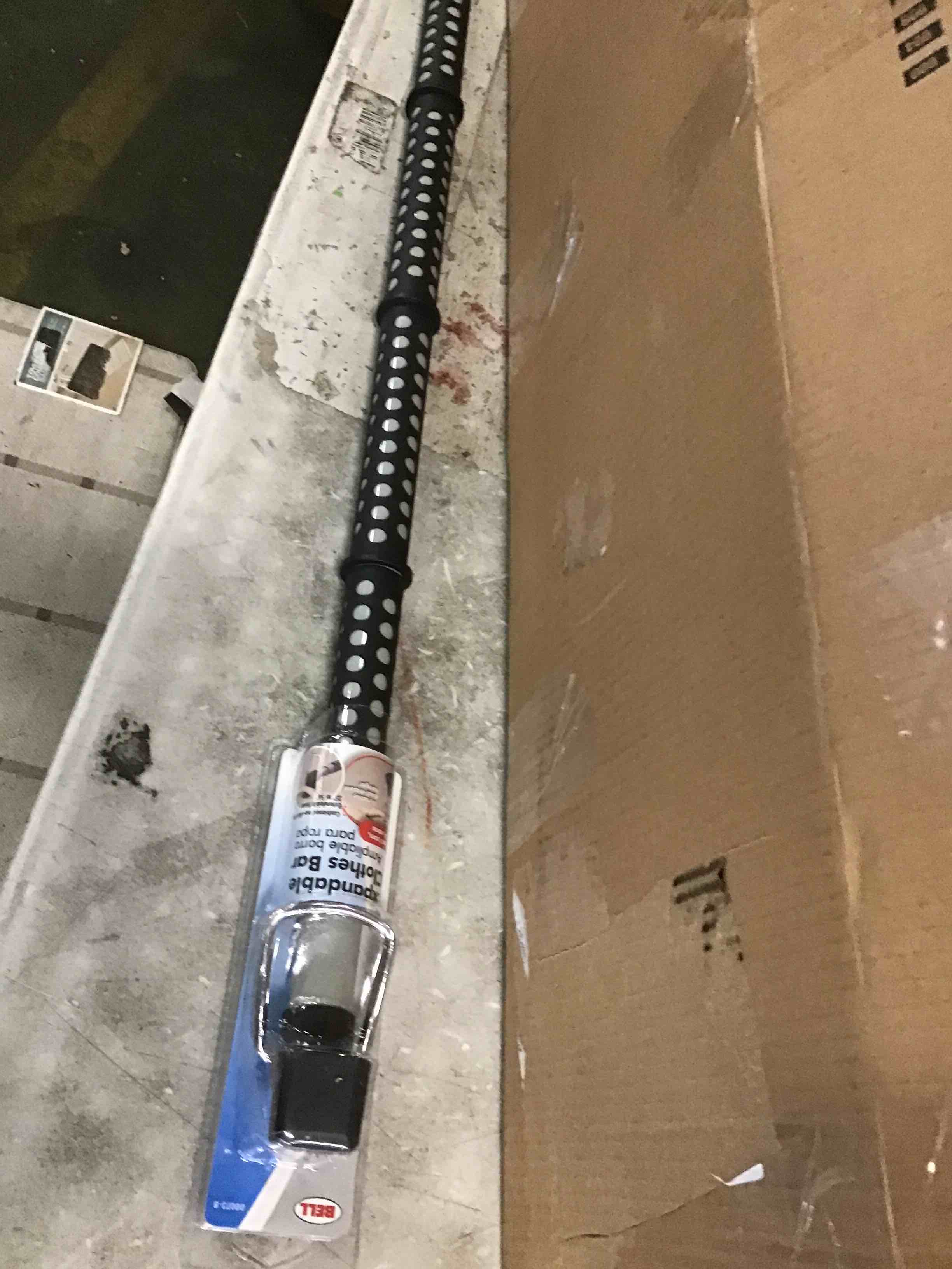 https://s3.amazonaws.com/lotting-images-prod/bidfta/RED6183219_1713453965546.jpeg