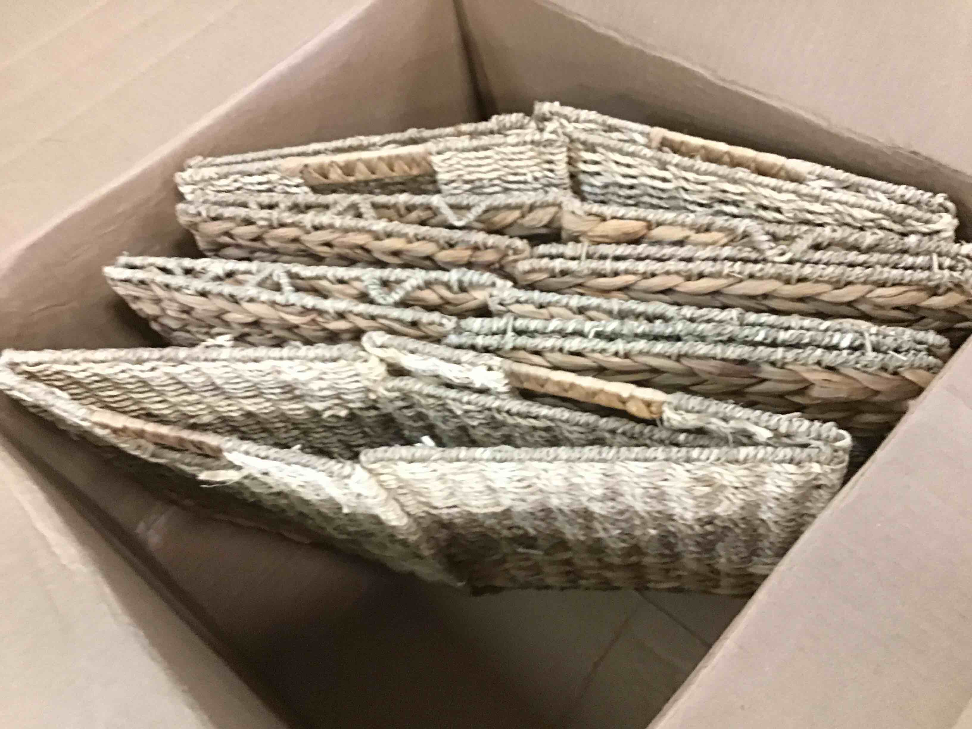 https://s3.amazonaws.com/lotting-images-prod/bidfta/RED6183252_1713461536851.jpeg