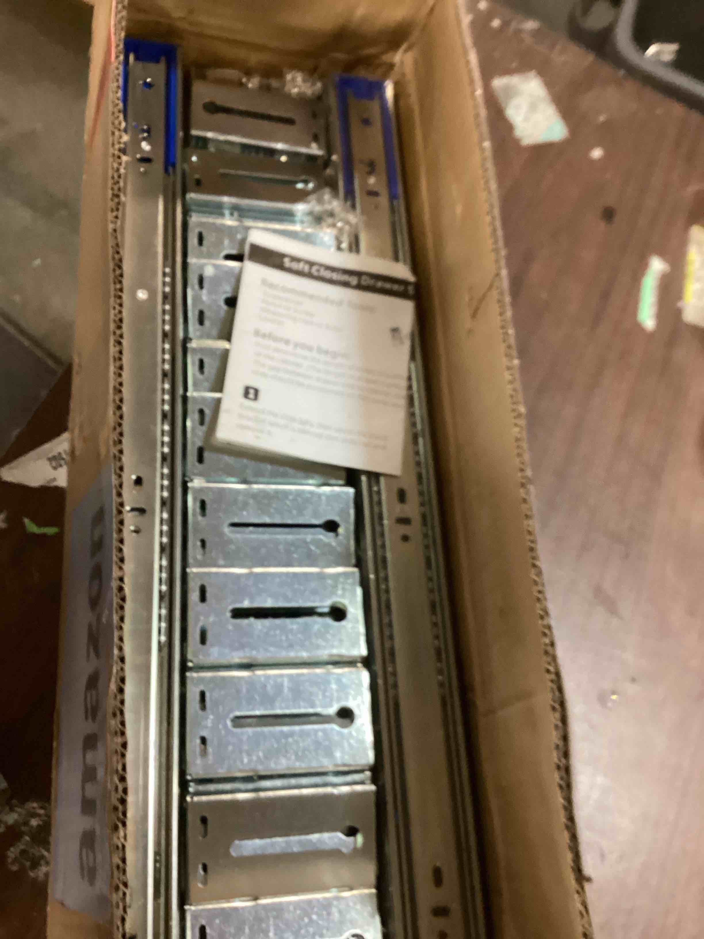 https://s3.amazonaws.com/lotting-images-prod/bidfta/RED6183672_1713185417235.jpeg