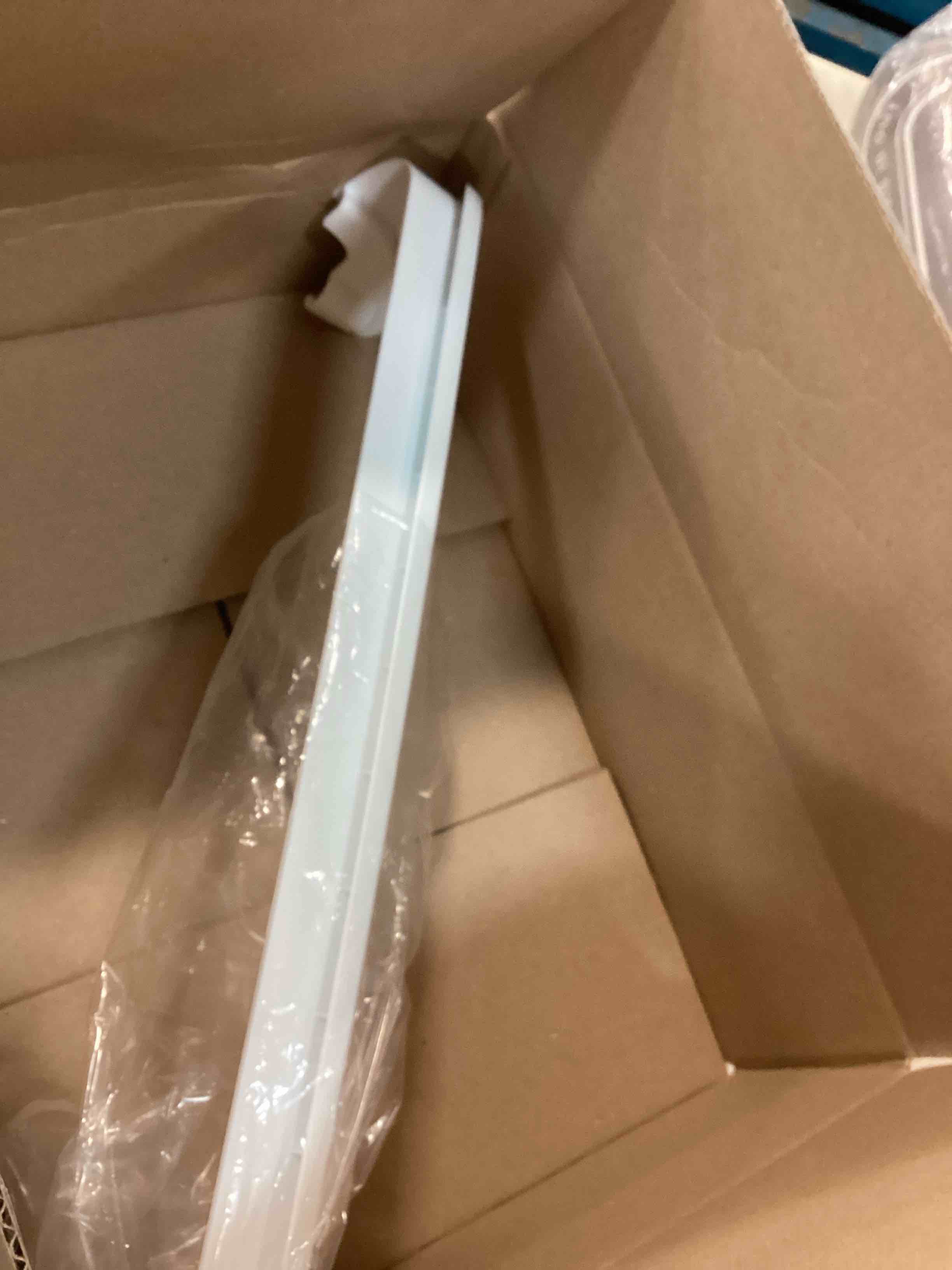https://s3.amazonaws.com/lotting-images-prod/bidfta/RED6184014_1713283760383.jpeg