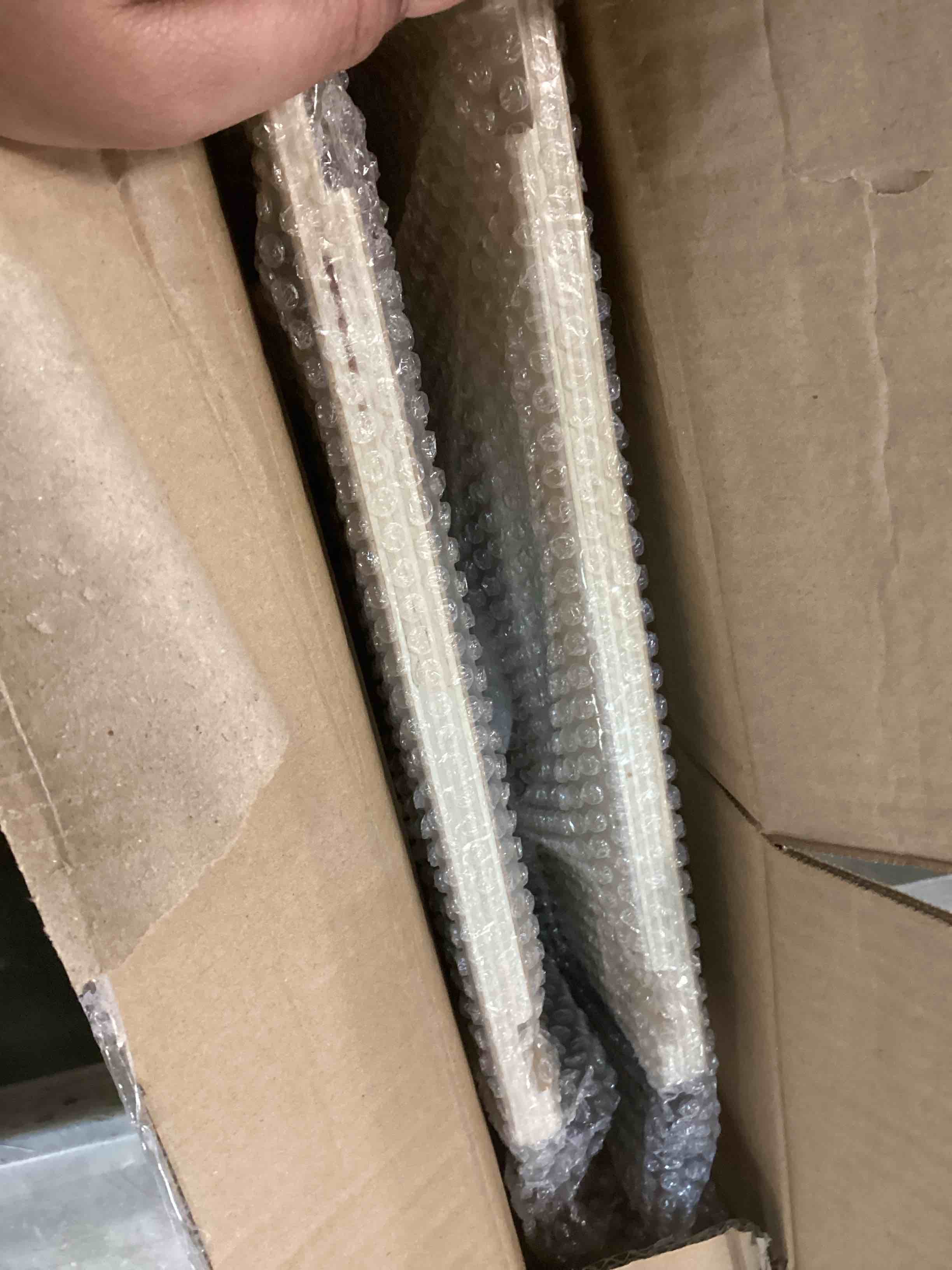 https://s3.amazonaws.com/lotting-images-prod/bidfta/RED6184043_1713290349955.jpeg