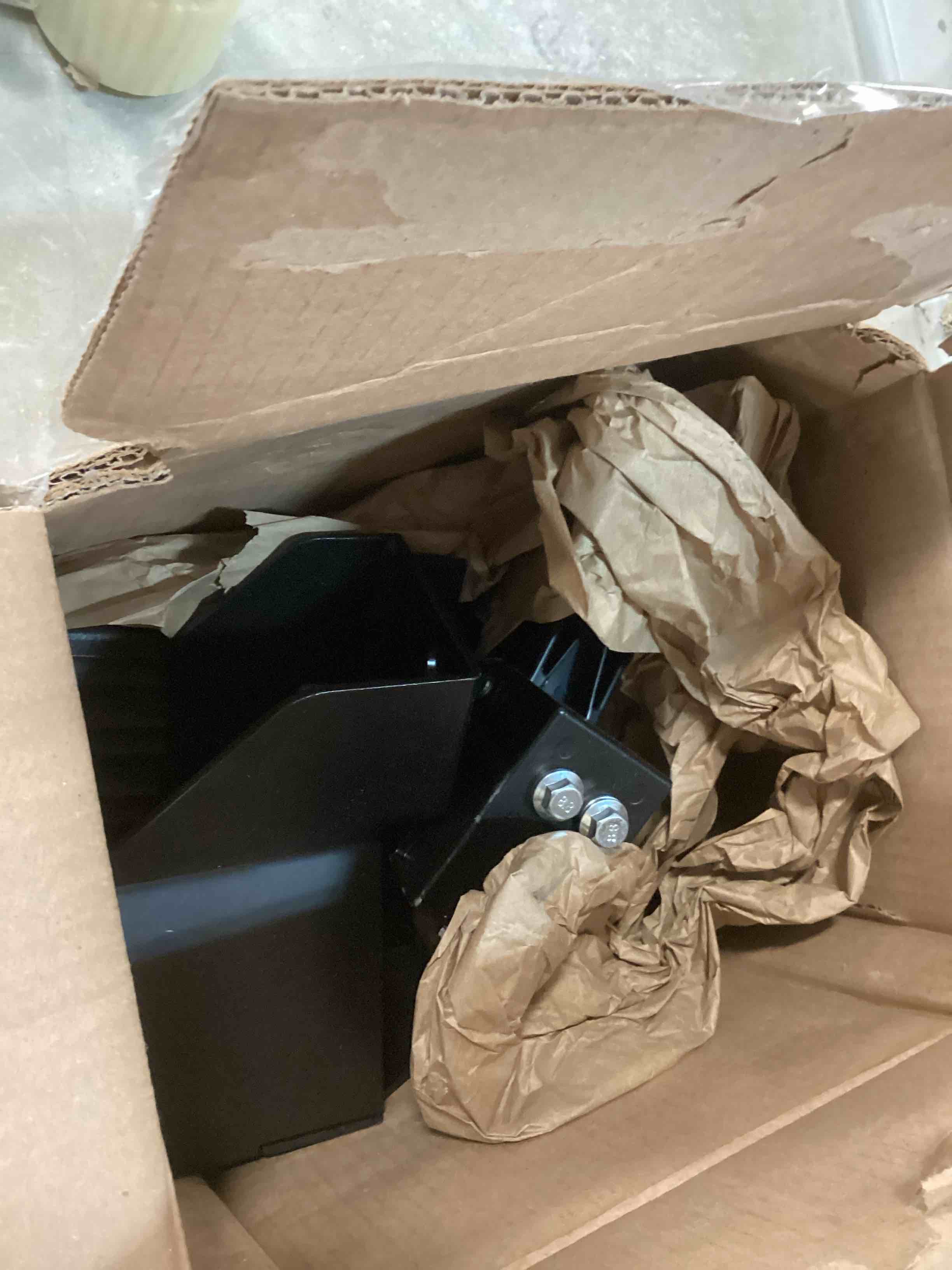 https://s3.amazonaws.com/lotting-images-prod/bidfta/RED6184075_1713296401093.jpeg
