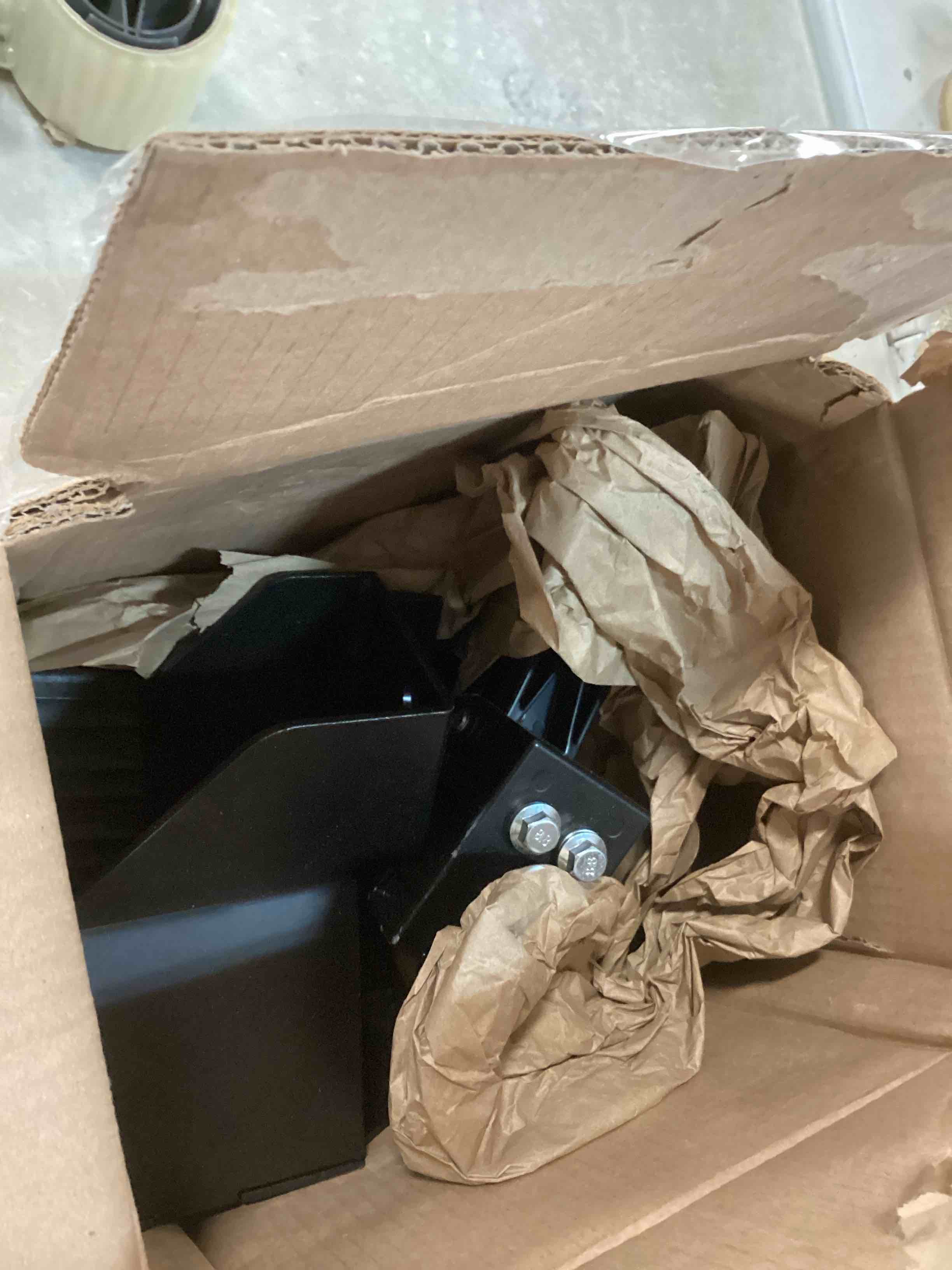 https://s3.amazonaws.com/lotting-images-prod/bidfta/RED6184075_1713296401779.jpeg