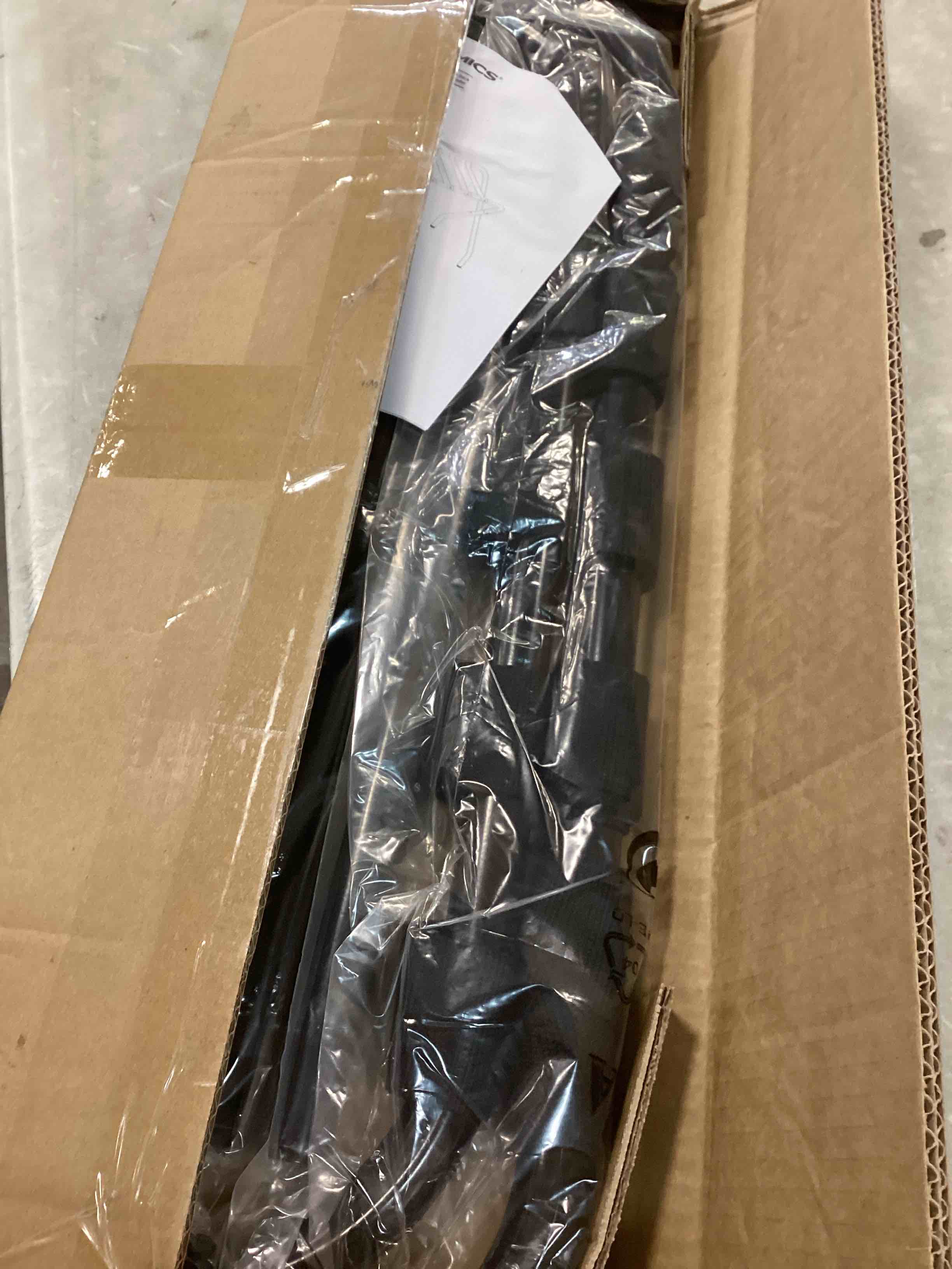 https://s3.amazonaws.com/lotting-images-prod/bidfta/RED6184093_1713298382499.jpeg